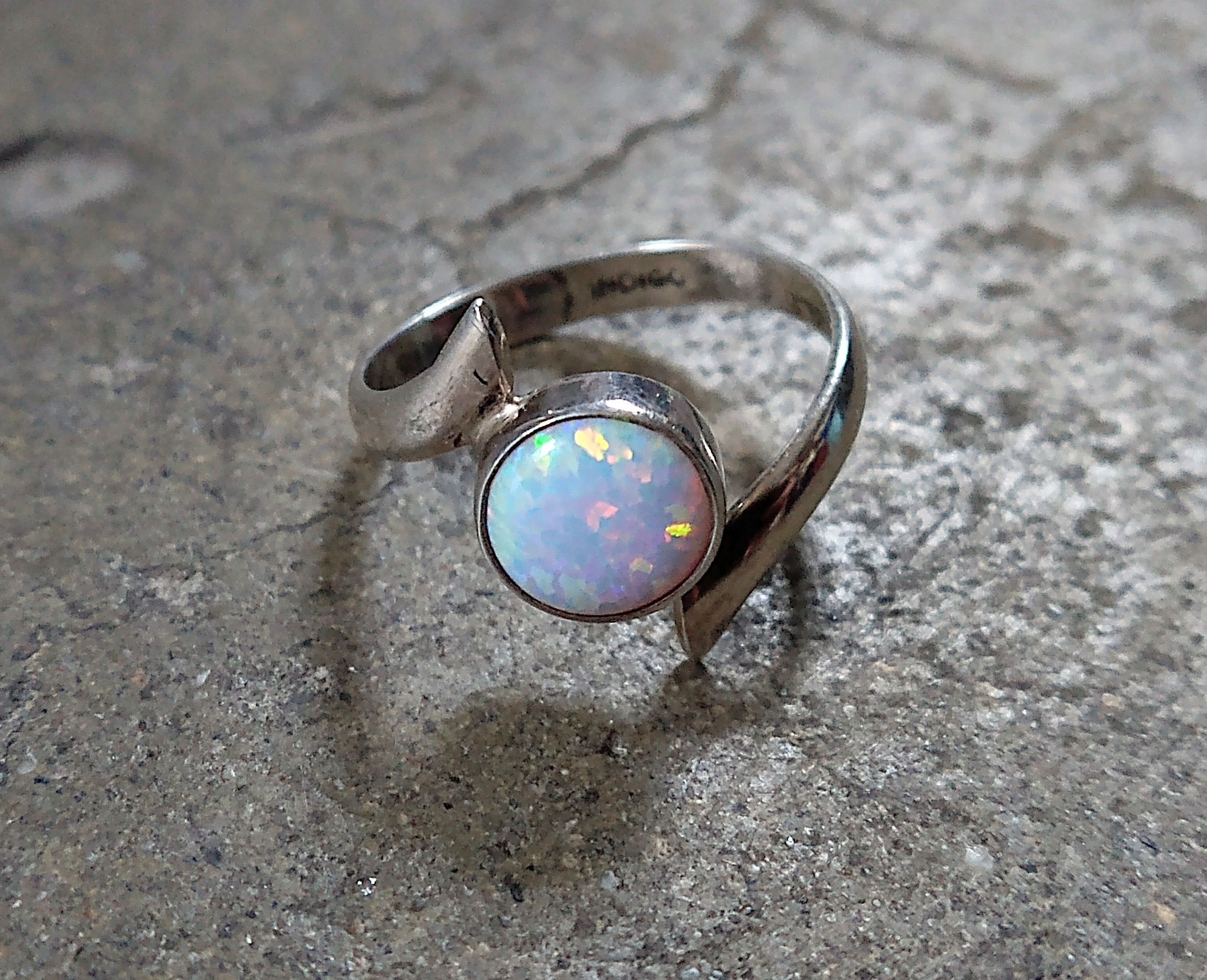 Jewelry Sterling Silver Ring Faux Fire Opal 7.5 Modern Bypass Size ONE SIZE - 3 Thumbnail