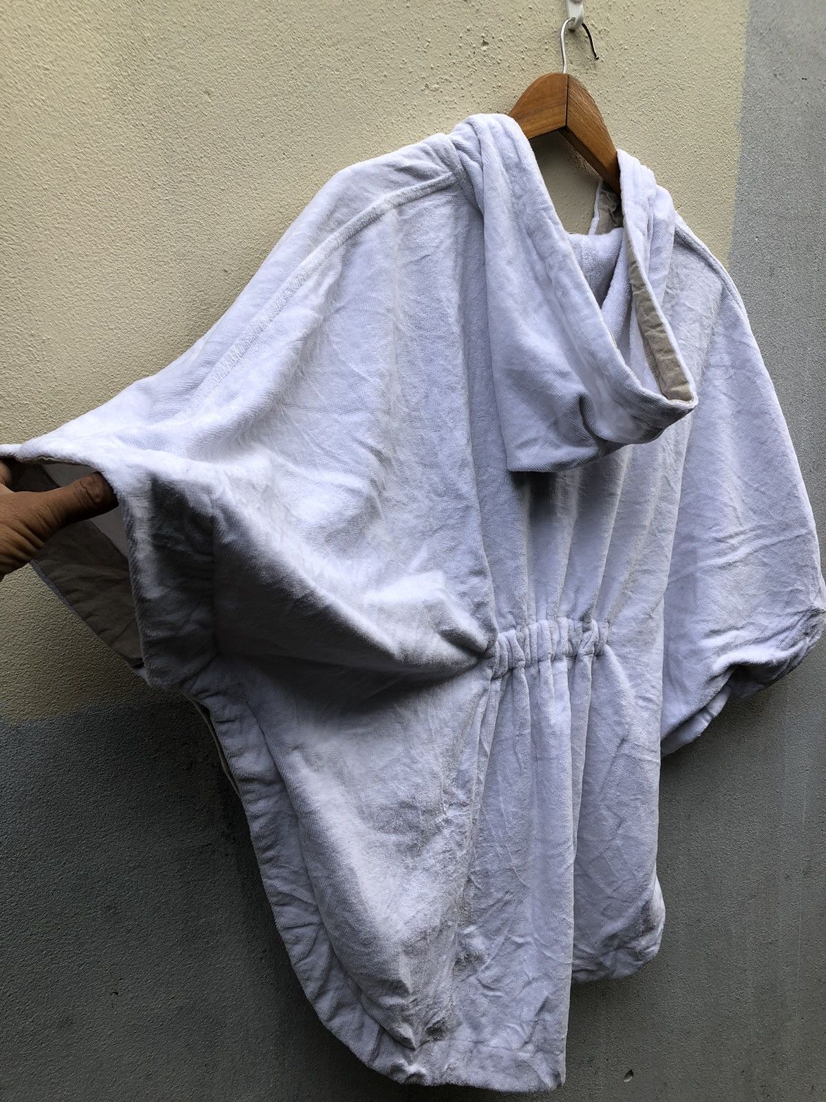 Brunello Cucinelli Brunello Cucinelli Poncho white Hoodies Size L / US 10 / IT 46 - 3 Thumbnail