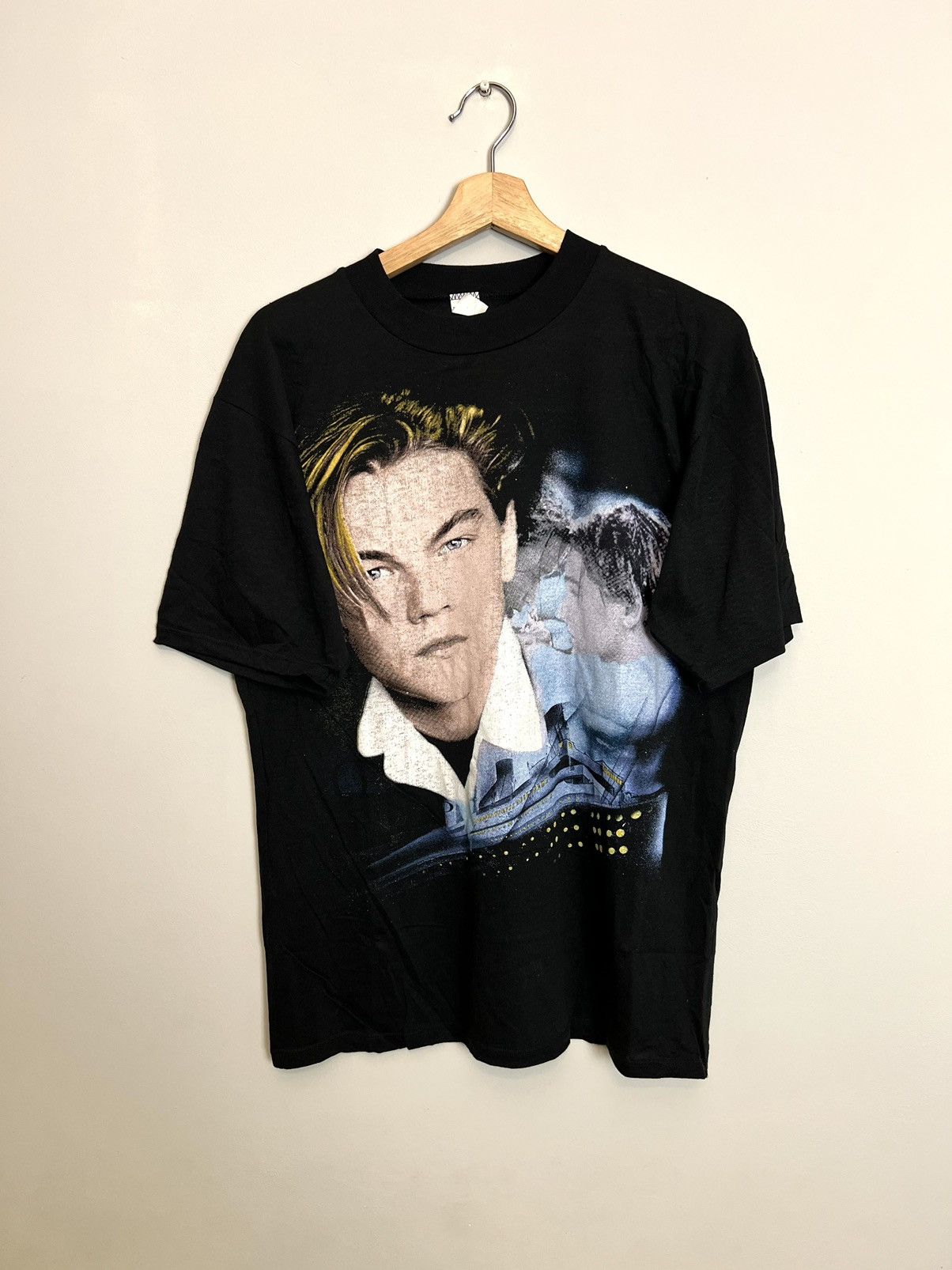 Vintage Vintage 90s Leonardo Dicaprio Leo Movie Rap Tee Rare Hype Size US L / EU 52-54 / 3 - 1 Thumbnail