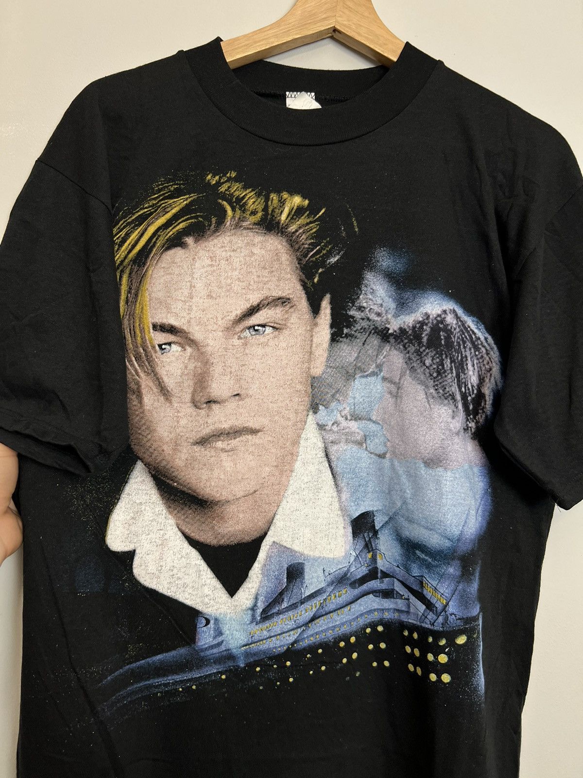 Vintage Vintage 90s Leonardo Dicaprio Leo Movie Rap Tee Rare Hype Size US L / EU 52-54 / 3 - 3 Thumbnail