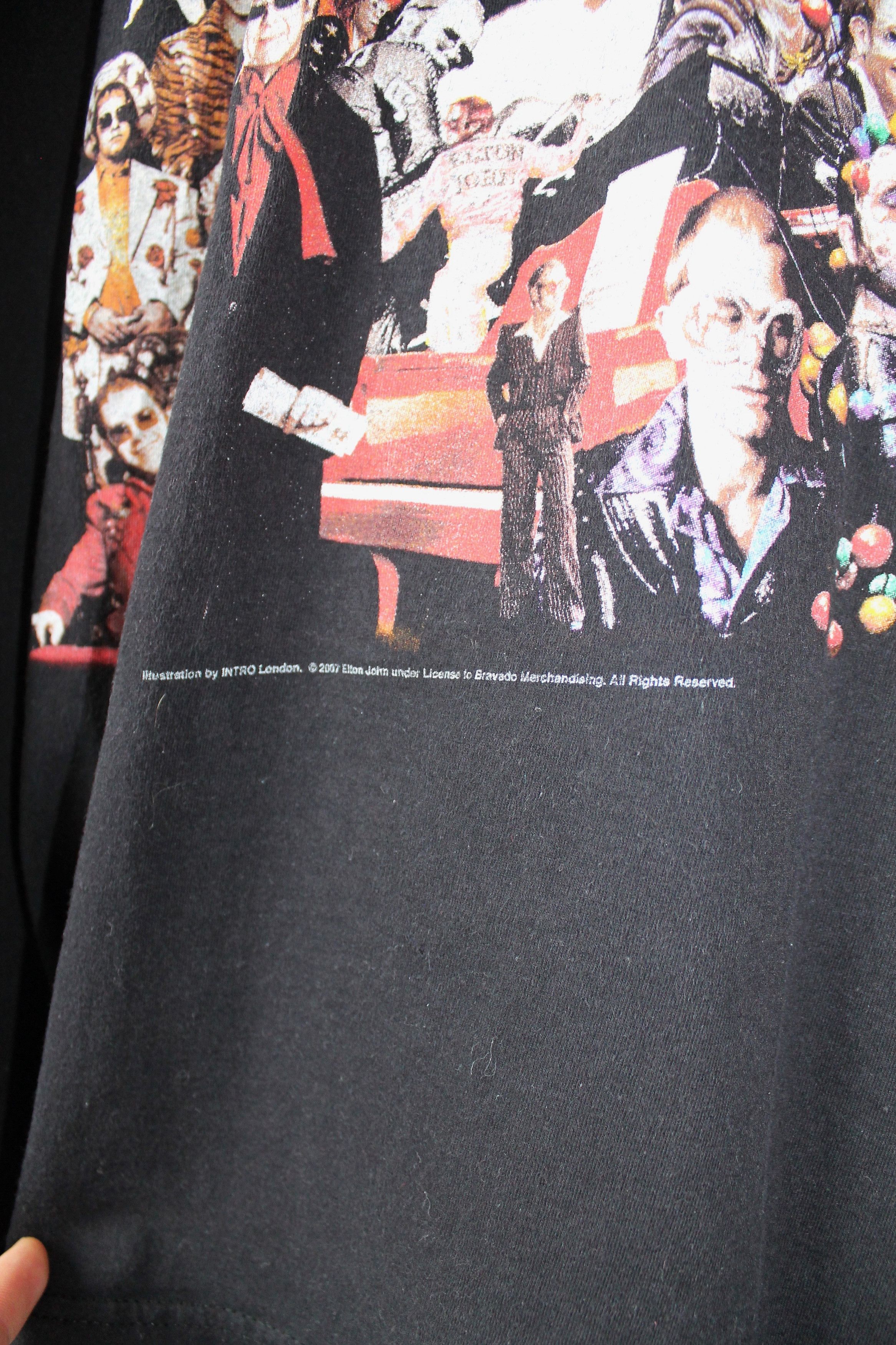 Band Tees 2007 Vintage Elton John Tour T Shirt World Faded black Size US XL / EU 56 / 4 - 4 Thumbnail