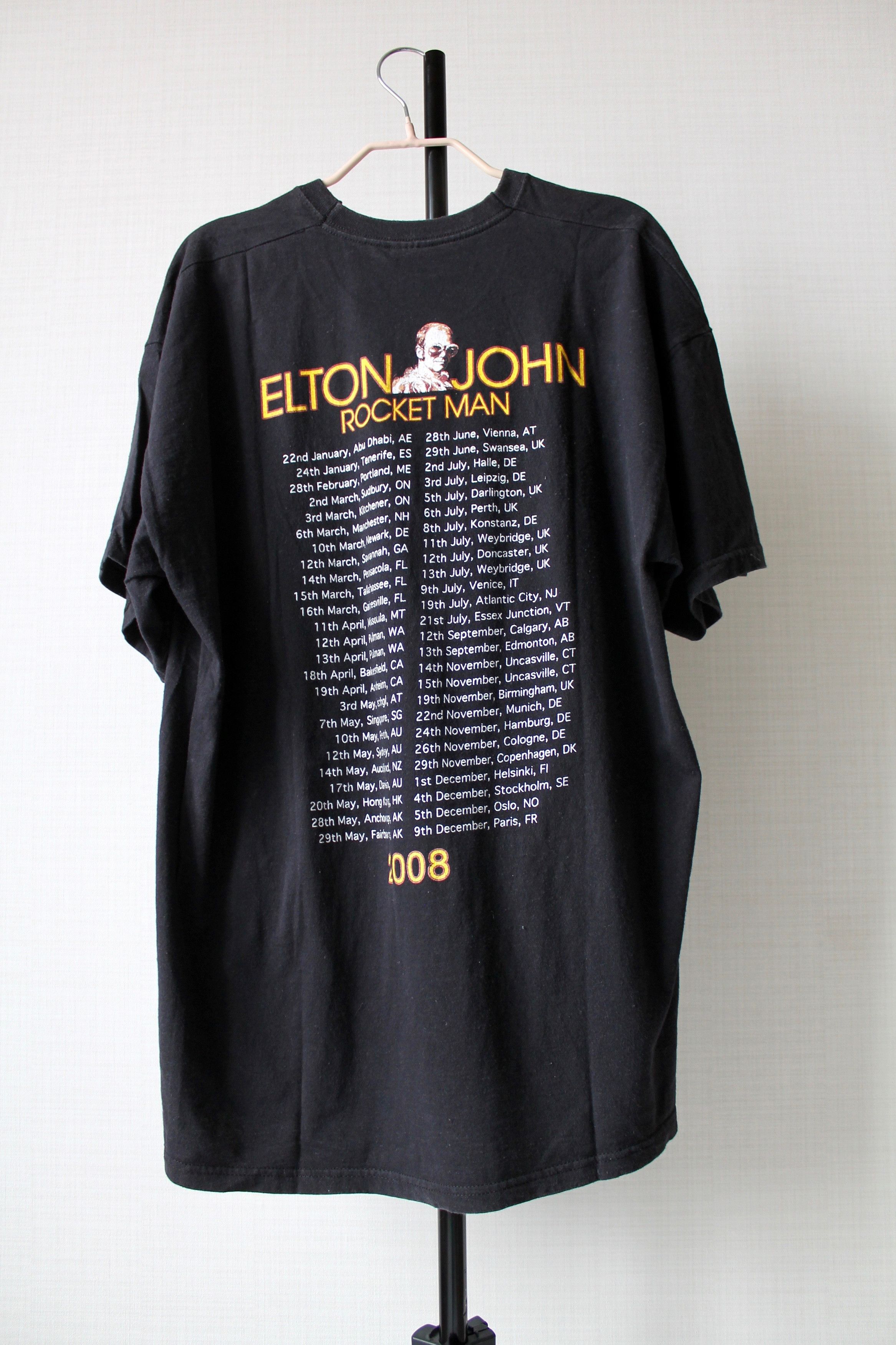 Band Tees 2007 Vintage Elton John Tour T Shirt World Faded black Size US XL / EU 56 / 4 - 6 Thumbnail
