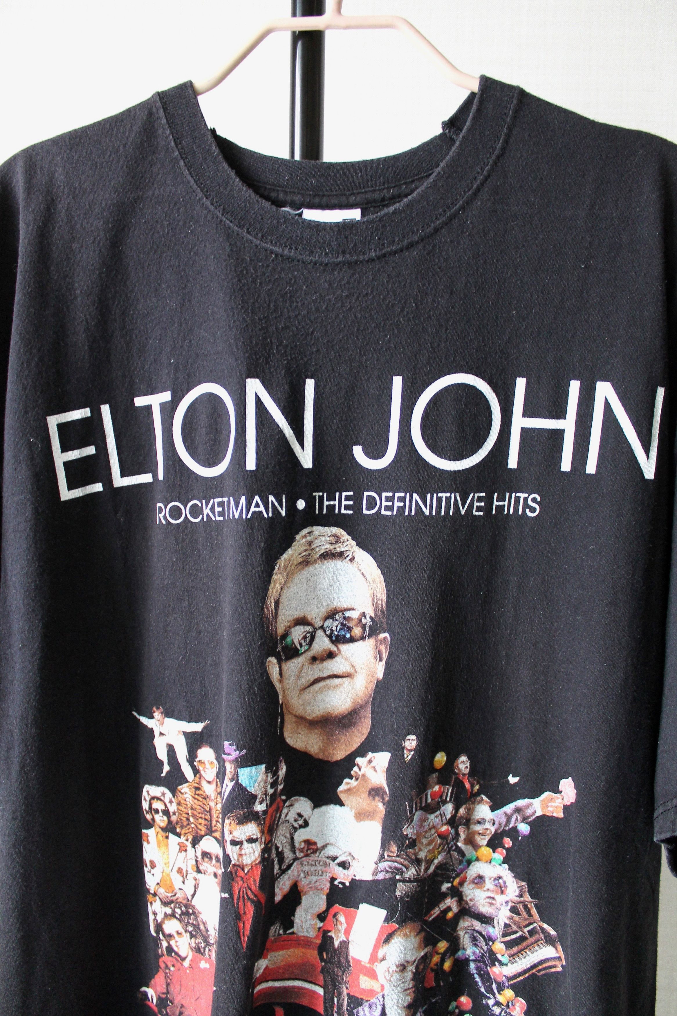 Band Tees 2007 Vintage Elton John Tour T Shirt World Faded black Size US XL / EU 56 / 4 - 3 Thumbnail