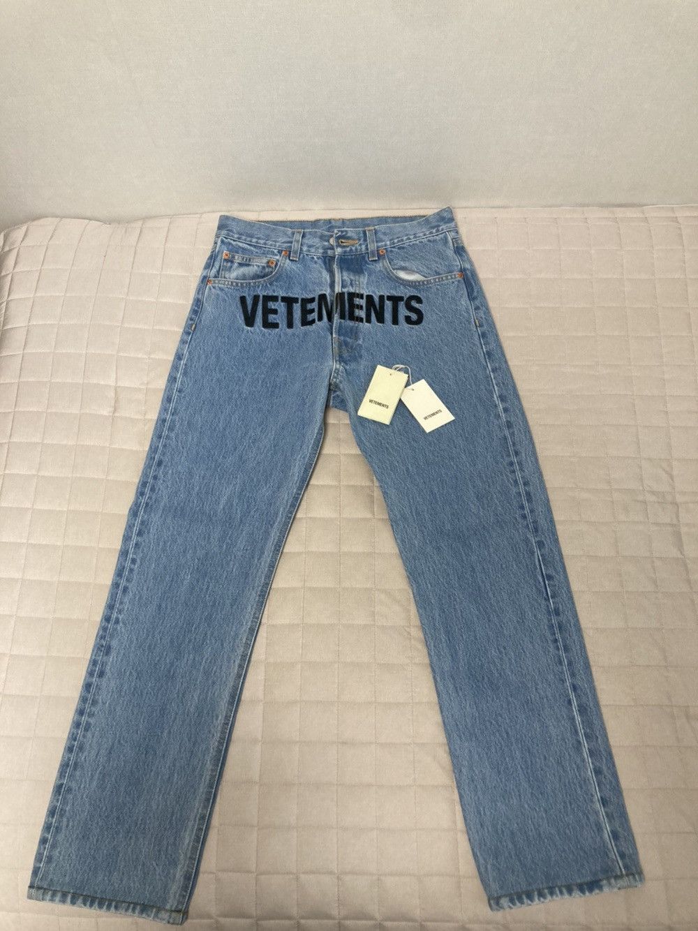 Vetements jeans logo sales