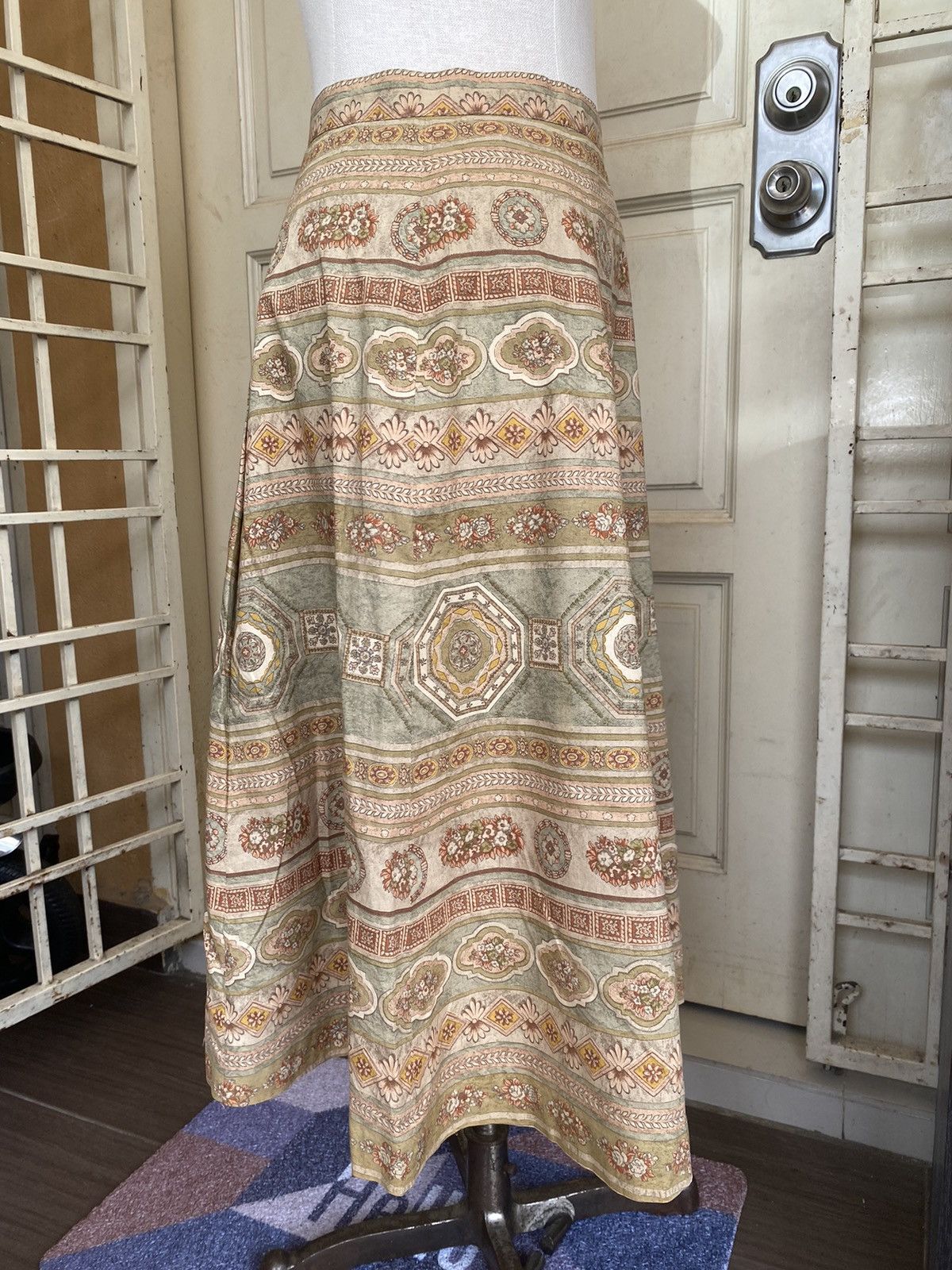 Burberry vintage 80s skirt Size 28" / US 6 / IT 42 - 2 Thumbnail
