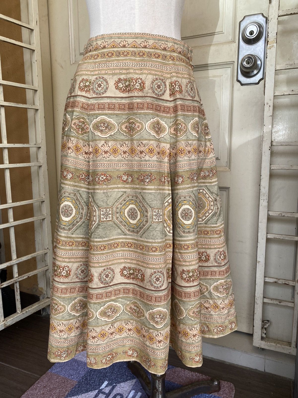 Burberry vintage 80s skirt Size 28" / US 6 / IT 42 - 1 Thumbnail
