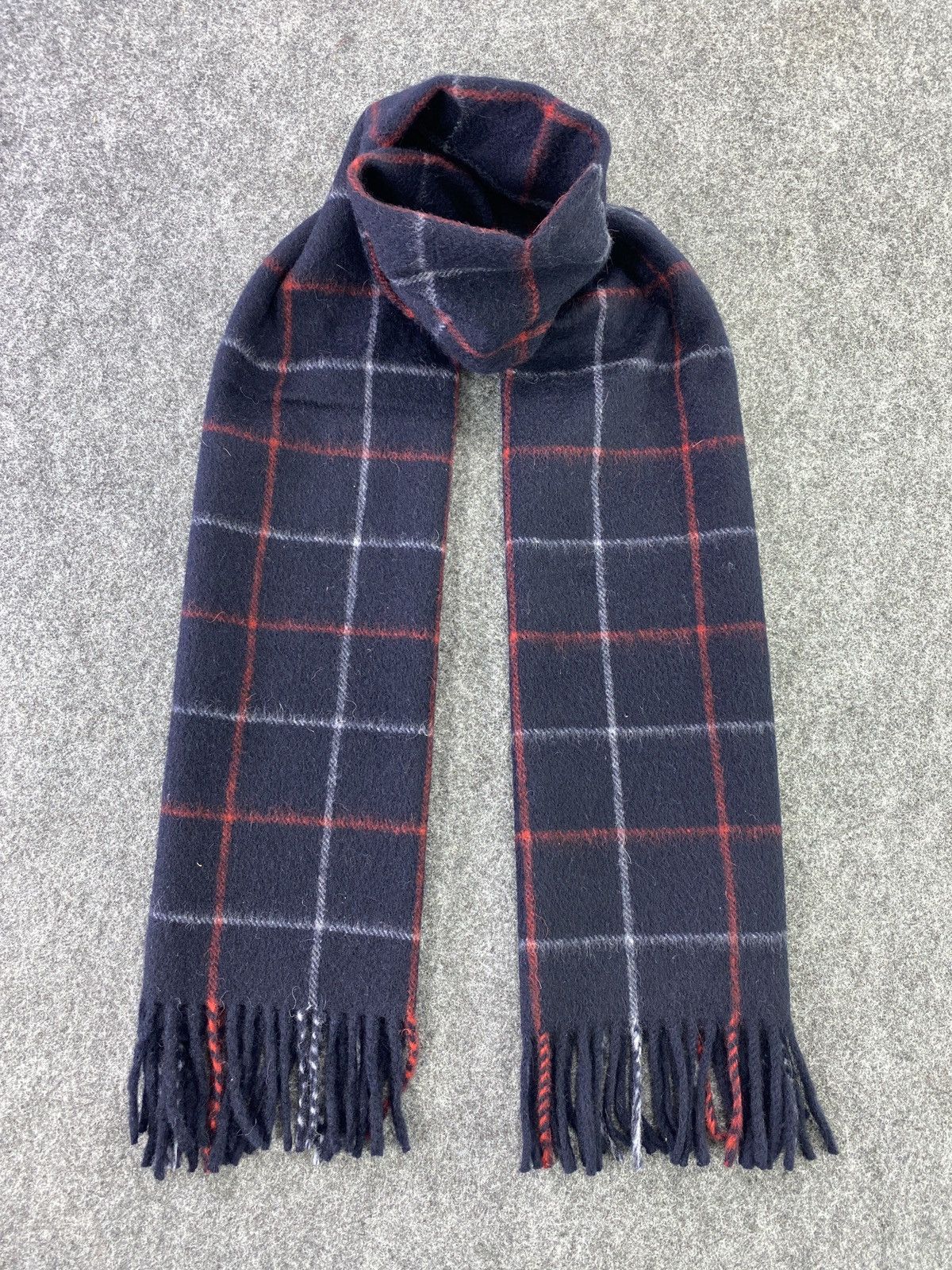 Burberry Vintage Burberry Scarf/Muffler/Neckwear -T151 Size ONE SIZE - 2 Thumbnail