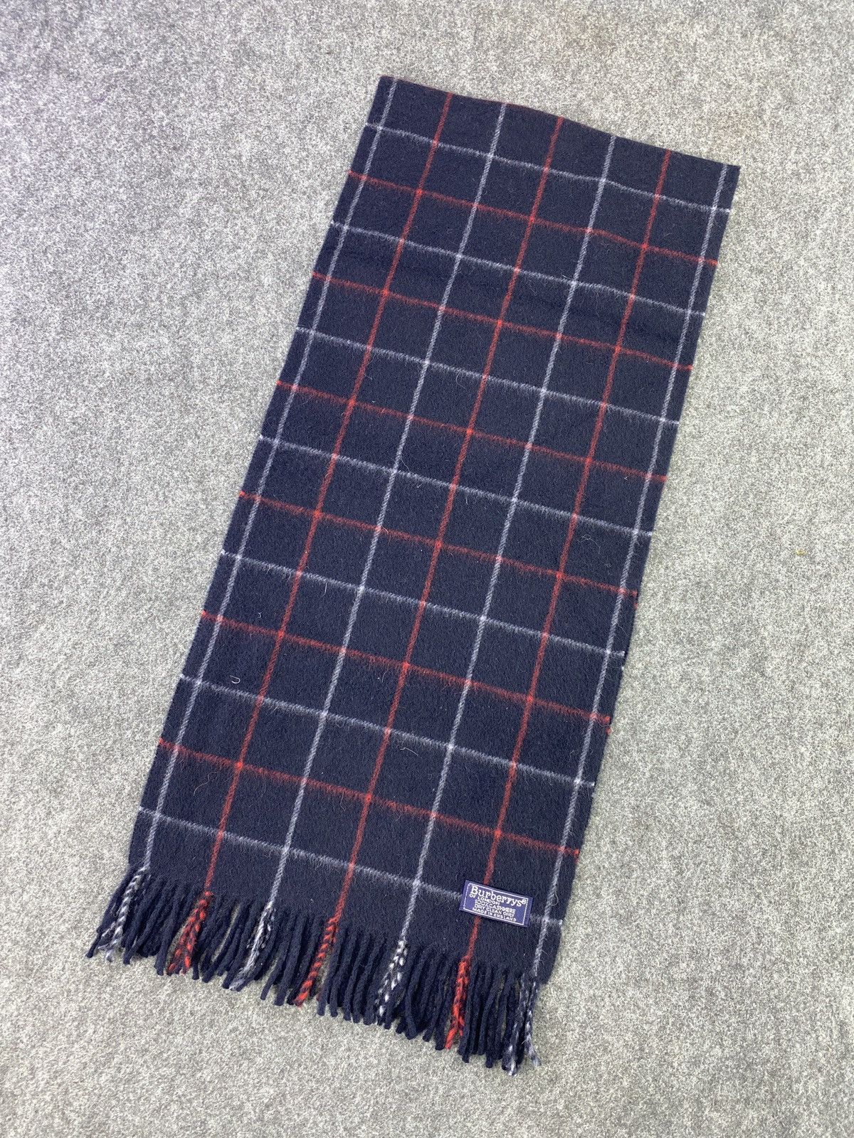 Burberry Vintage Burberry Scarf/Muffler/Neckwear -T151 Size ONE SIZE - 1 Thumbnail