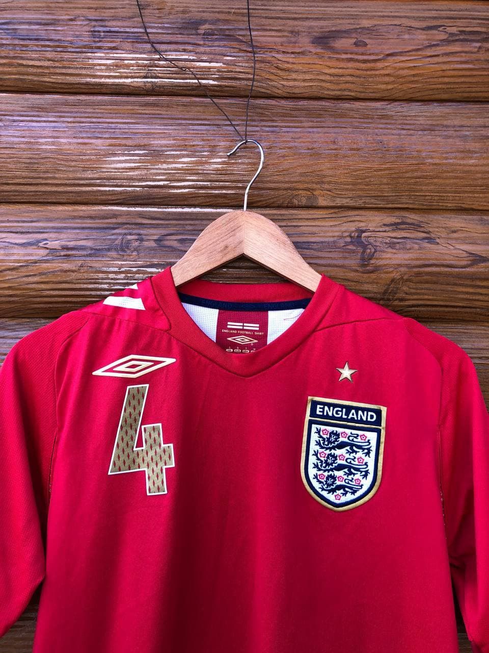 Umbro England 2006/2008 Gerrard #4 Football Shirt Soccer Jersey Size US S / EU 44-46 / 1 - 3 Thumbnail