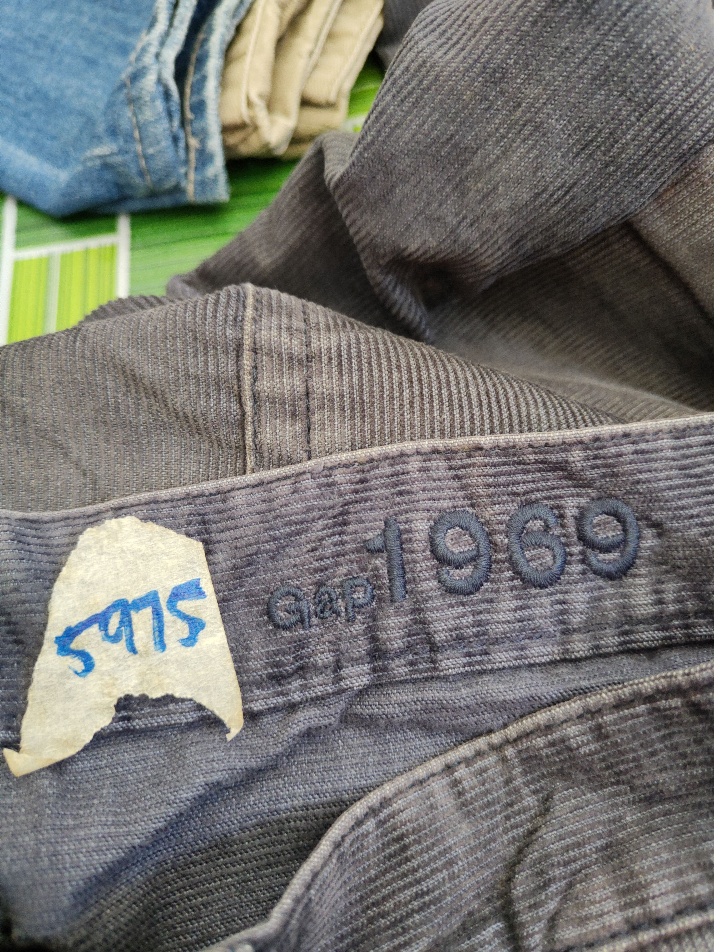 Gap GAP 1969 Gray Faded corduroy Denim #5975 Size US 33 - 14 Thumbnail
