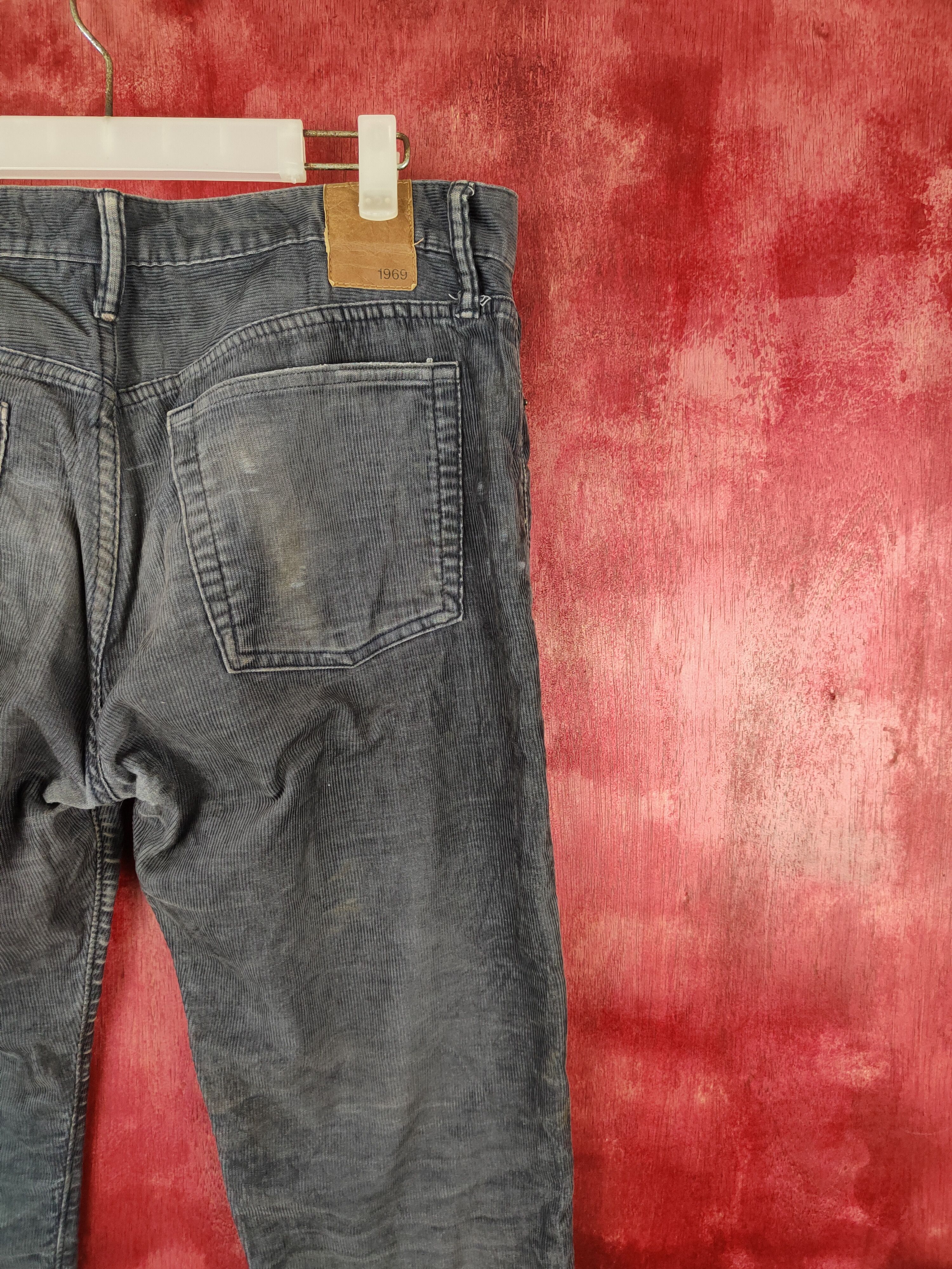 Gap GAP 1969 Gray Faded corduroy Denim #5975 Size US 33 - 10 Thumbnail
