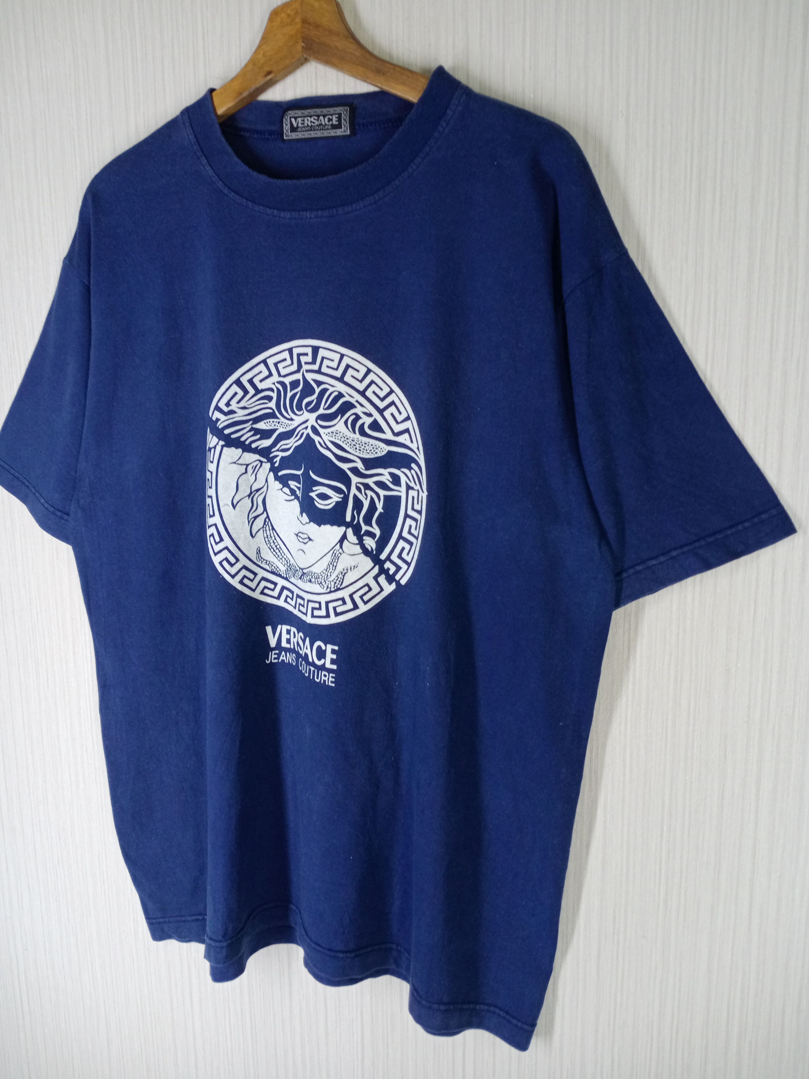 Versace Rare Vintage Versace Jeans Couture Big Logo Tshirt Size US L / EU 52-54 / 3 - 3 Thumbnail