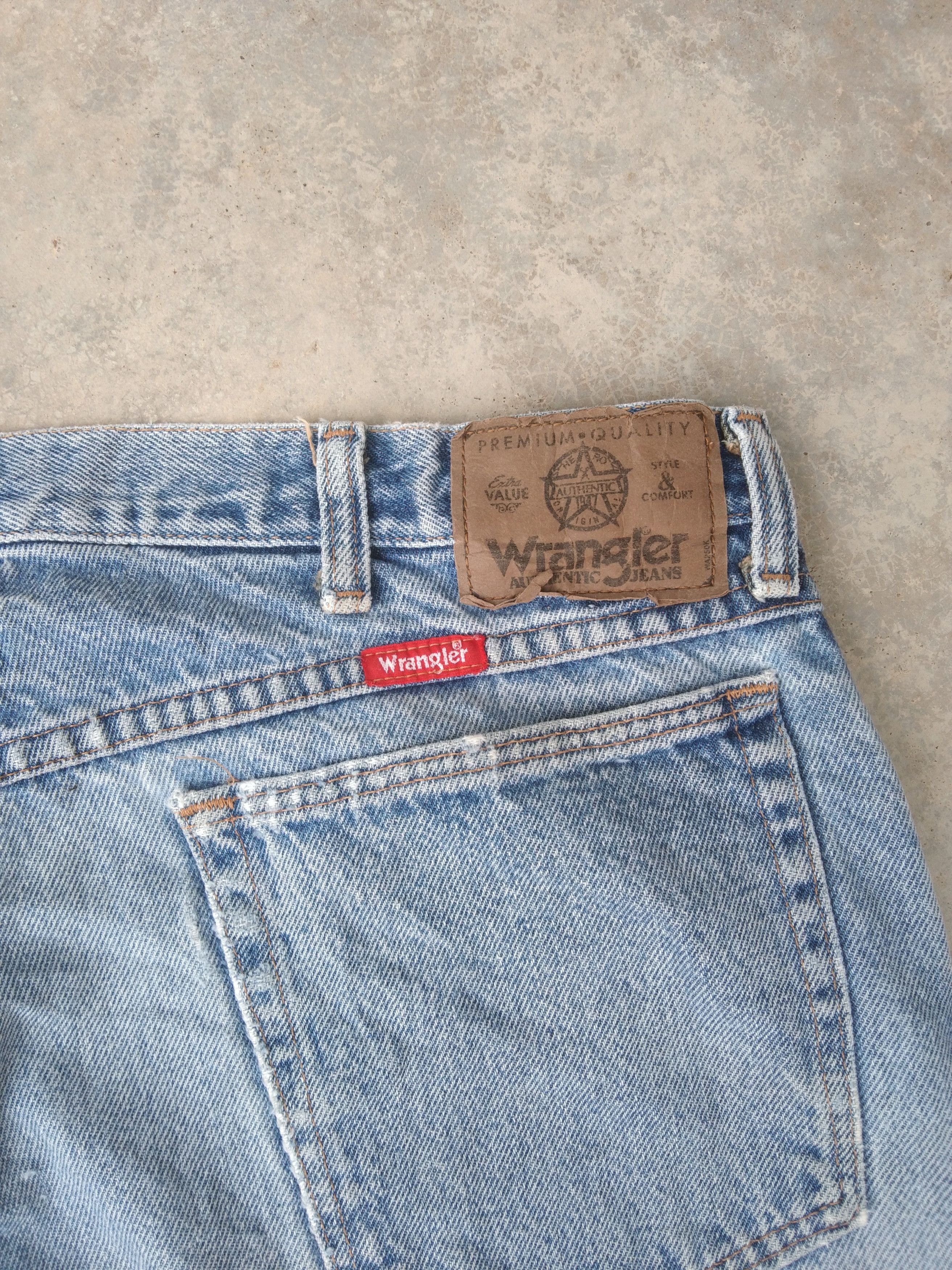 Japanese Brand 90s Vintage Wrangler Made In USA Distressed Jeans 36x30 Size US 36 / EU 52 - 3 Thumbnail