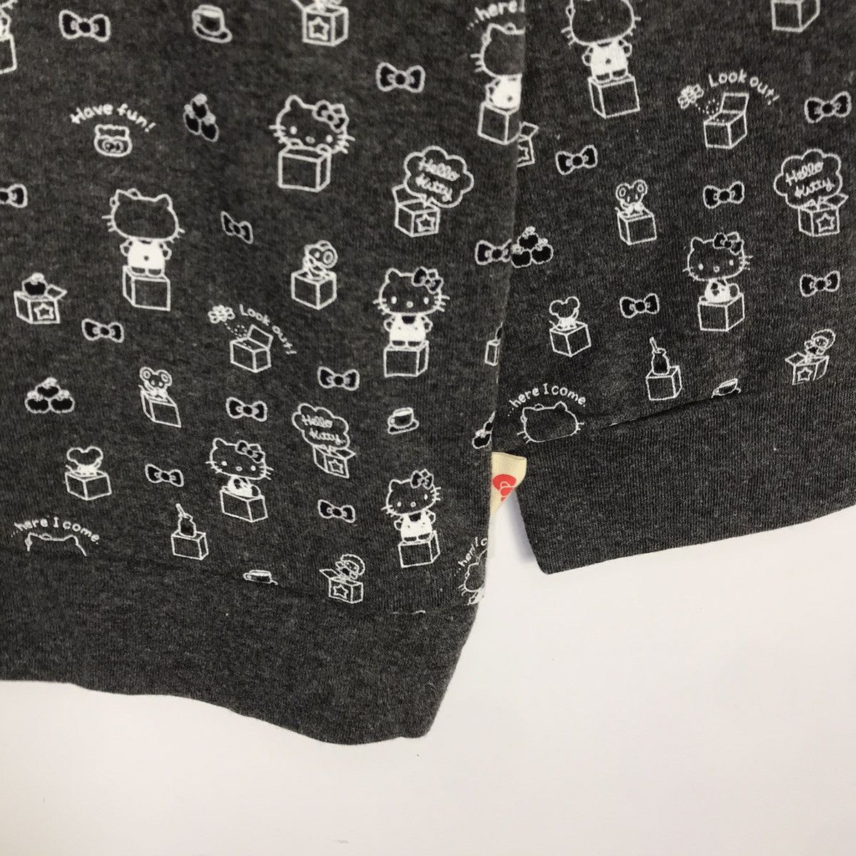 Japanese Brand Hello Kitty All Over Print Crewneck Size US L / EU 52-54 / 3 - 7 Thumbnail