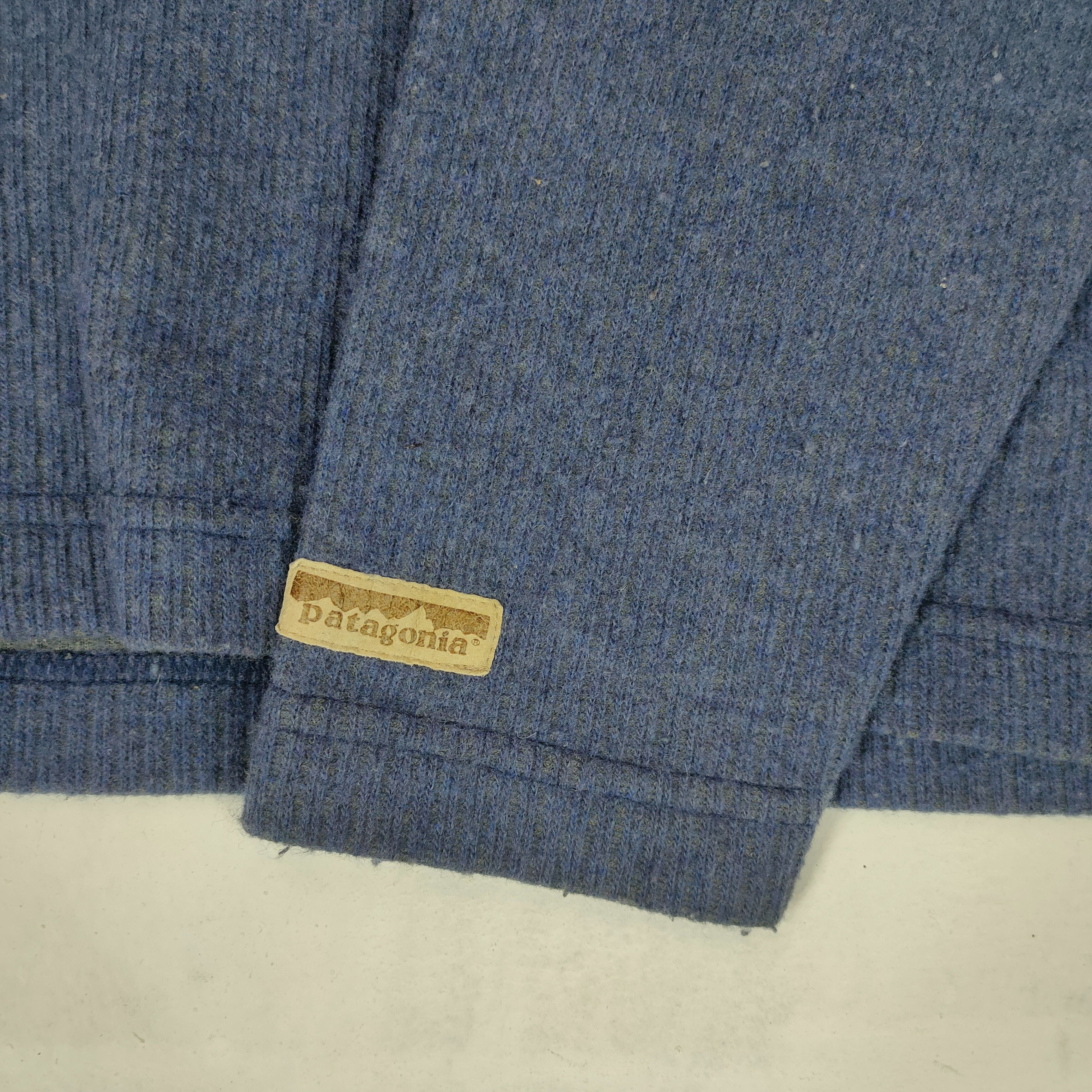 Patagonia Vintage PATAGONIA Plain Soft Fleece VNeck Sweatshirt Size US M / EU 48-50 / 2 - 3 Thumbnail
