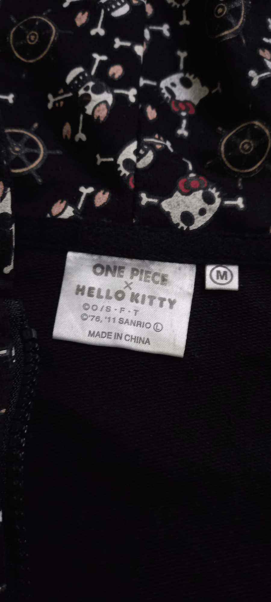 Anime × Japanese Brand × One Piece Rare Overprint Hello Kitty X One Piece Hoodie Size US M / EU 48-50 / 2 - 4 Thumbnail