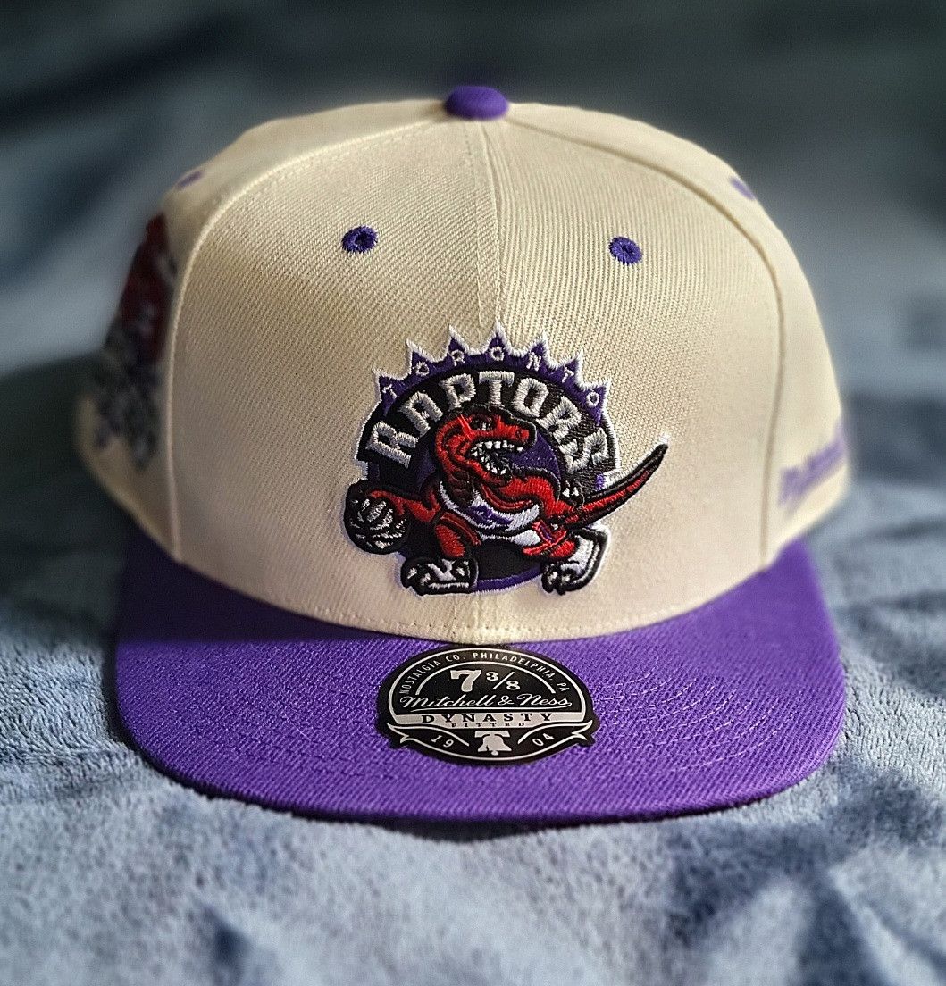 Mitchell & Ness Toronto Raptors - Size 3/8 Size ONE SIZE - 1 Thumbnail
