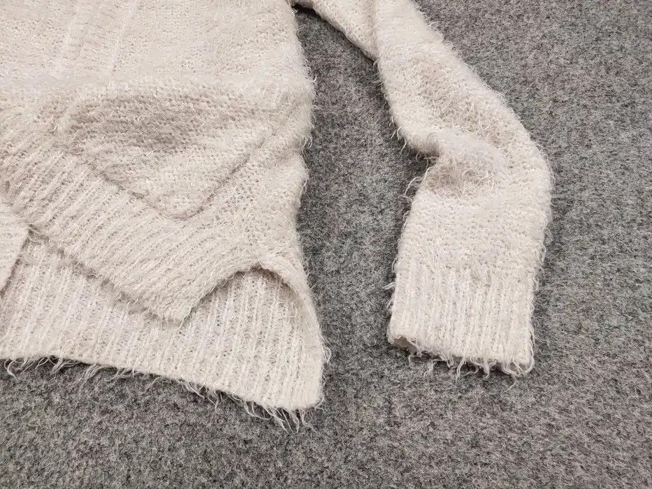 Japanese Brand Rare Vintage Japanese Cardigan Mohair Style Fuzzy Sweater Size US S / EU 44-46 / 1 - 7 Thumbnail