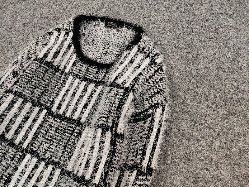 Japanese Brand Vintage 90's Japanese Pattern Mohair Style Crewneck Sweater Size US S / EU 44-46 / 1 - 4 Thumbnail