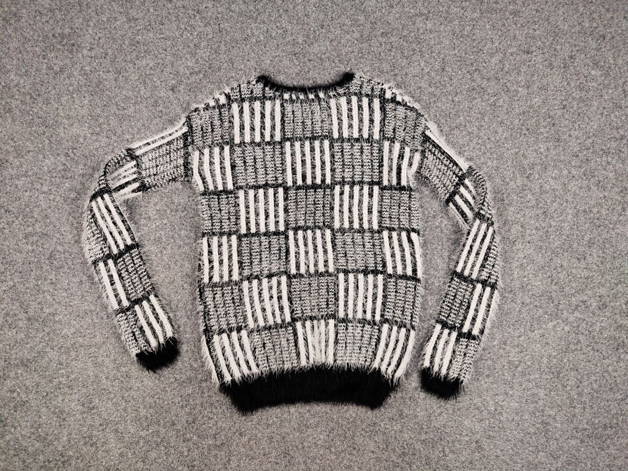 Japanese Brand Vintage 90's Japanese Pattern Mohair Style Crewneck Sweater Size US S / EU 44-46 / 1 - 15 Thumbnail