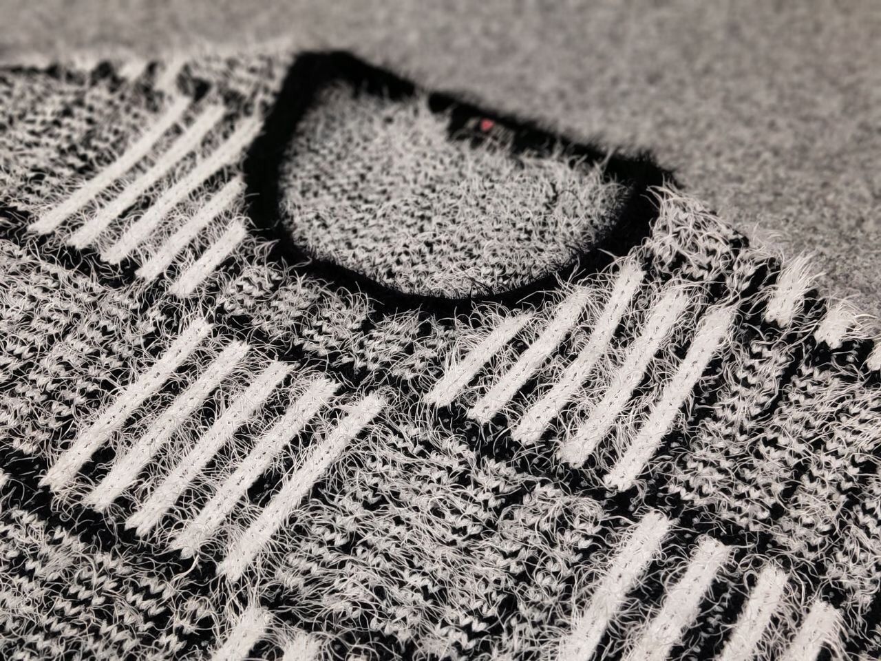 Japanese Brand Vintage 90's Japanese Pattern Mohair Style Crewneck Sweater Size US S / EU 44-46 / 1 - 14 Thumbnail
