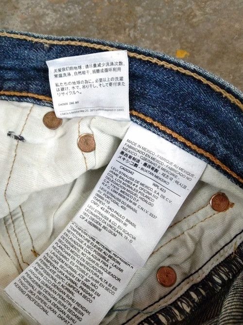 Levi's Vintage Levi's 501 Distressed Jeans 31x32 Size US 31 - 7 Thumbnail