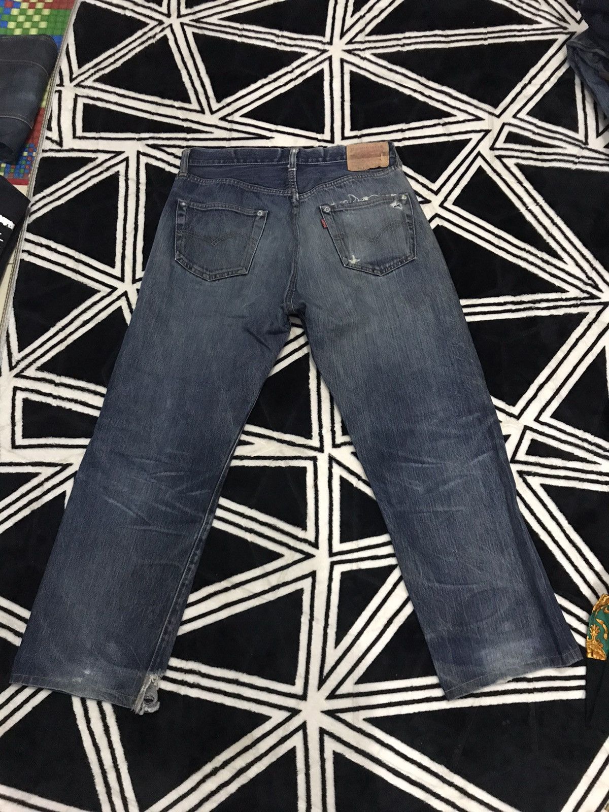 Vintage Levi’s 501XX Distressed Denim Button 555