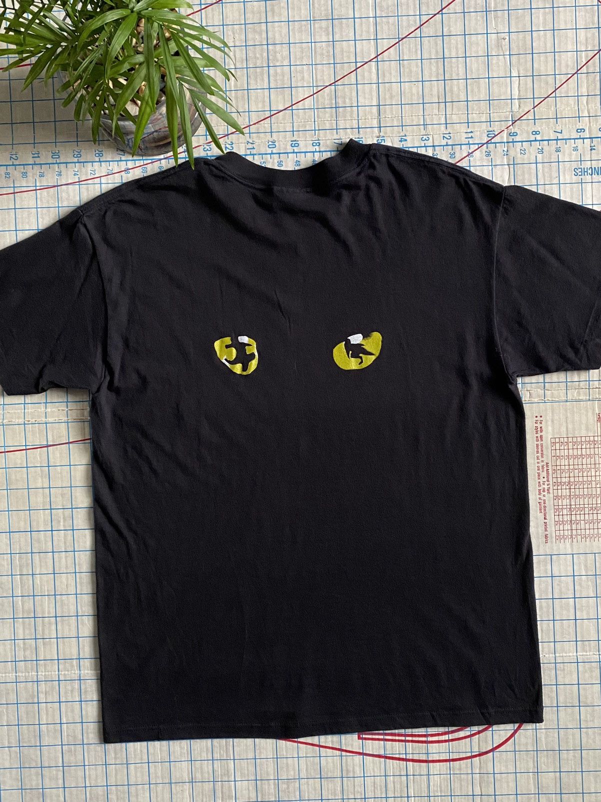 Vintage Vintage 80’s Cats Black Graphic Tee With Eyes on Back Size US L / EU 52-54 / 3 - 1 Thumbnail