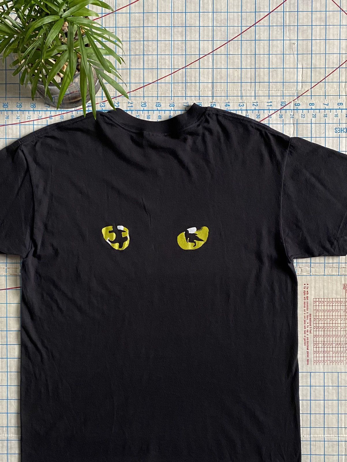 Vintage Vintage 80’s Cats Black Graphic Tee With Eyes on Back Size US L / EU 52-54 / 3 - 2 Thumbnail