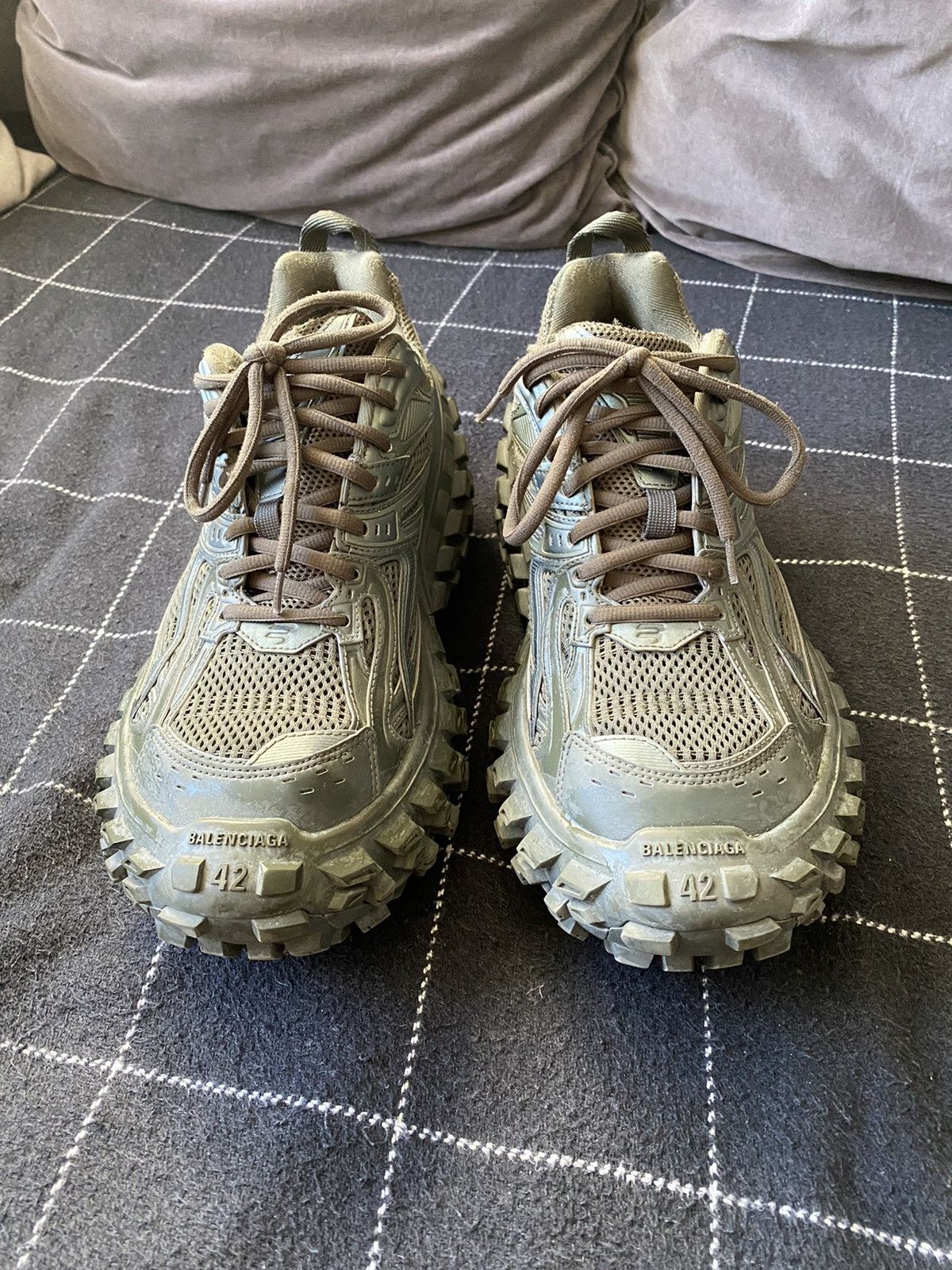 BALENCIAGAディフェンダー42