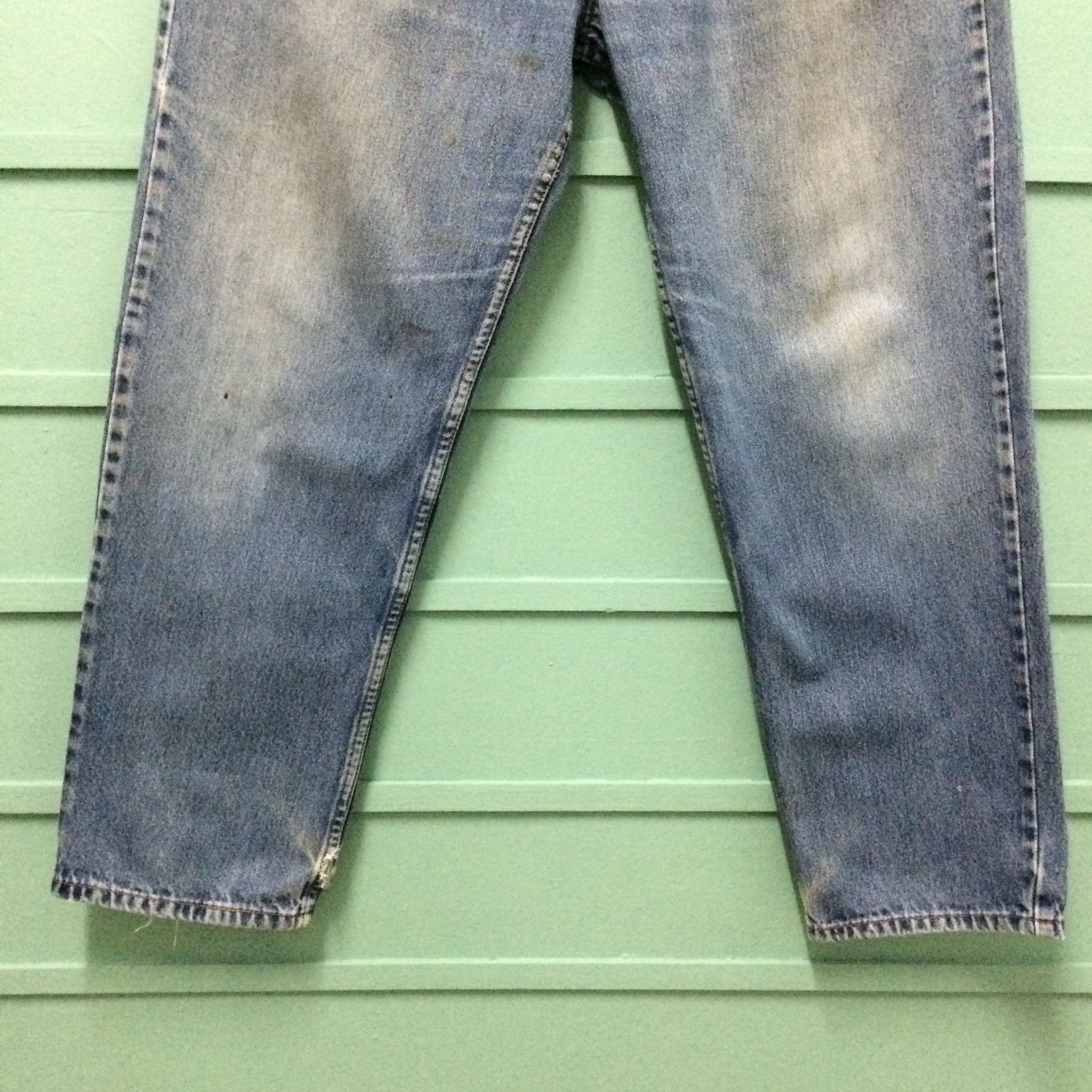 Levi's Vintage Distressed Levis 550 Dirty Jeans #B-158 Size US 35 - 4 Thumbnail