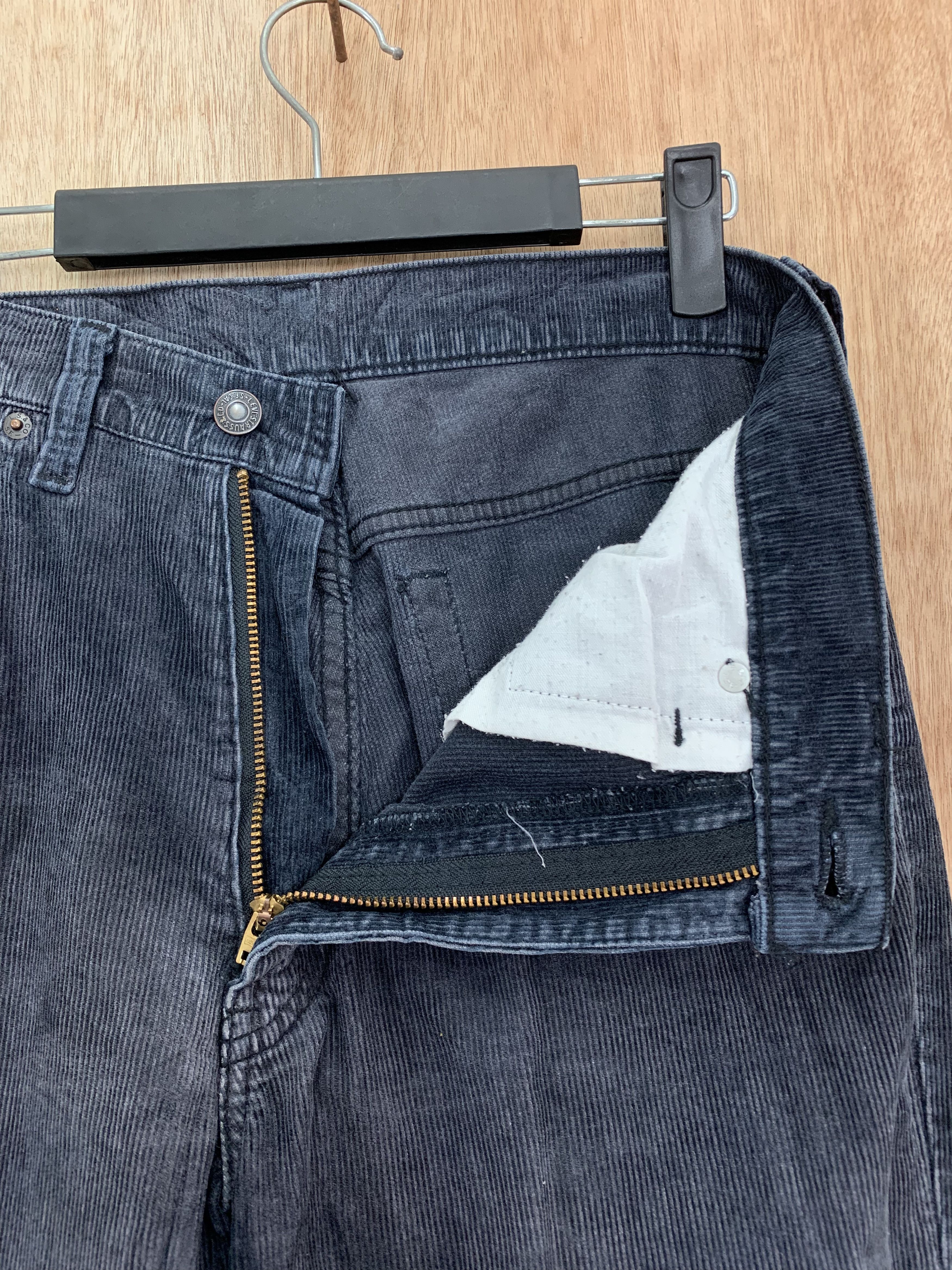 Levi's Conduroy Levis Straight Cut Pants Black Vintage Streetwear Size US 29 - 8 Thumbnail
