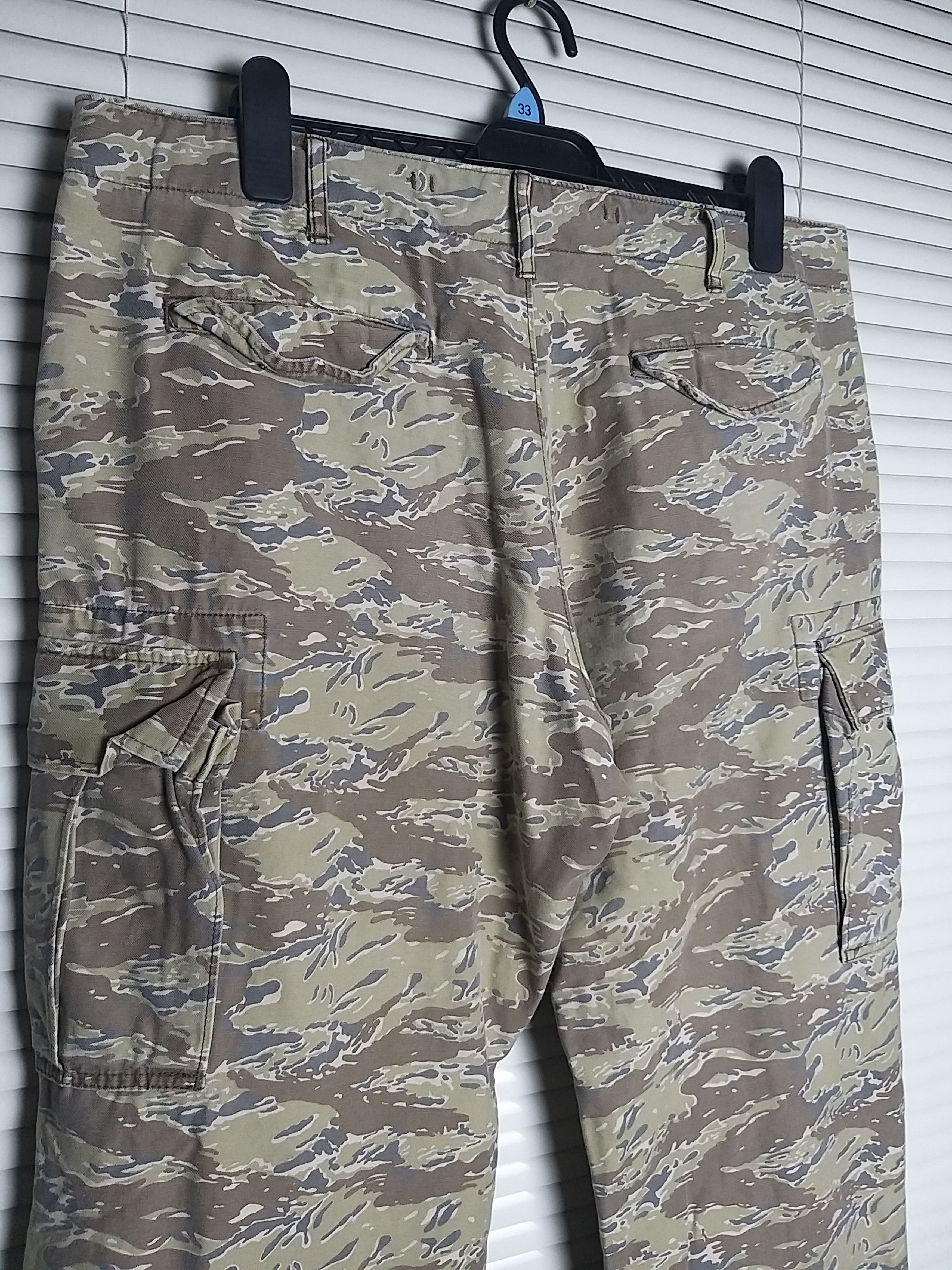 Japanese Brand UNIQLO TIGER STRIPE CAMO MILITARY ARMY CARGO PANT Size US 39 - 4 Thumbnail