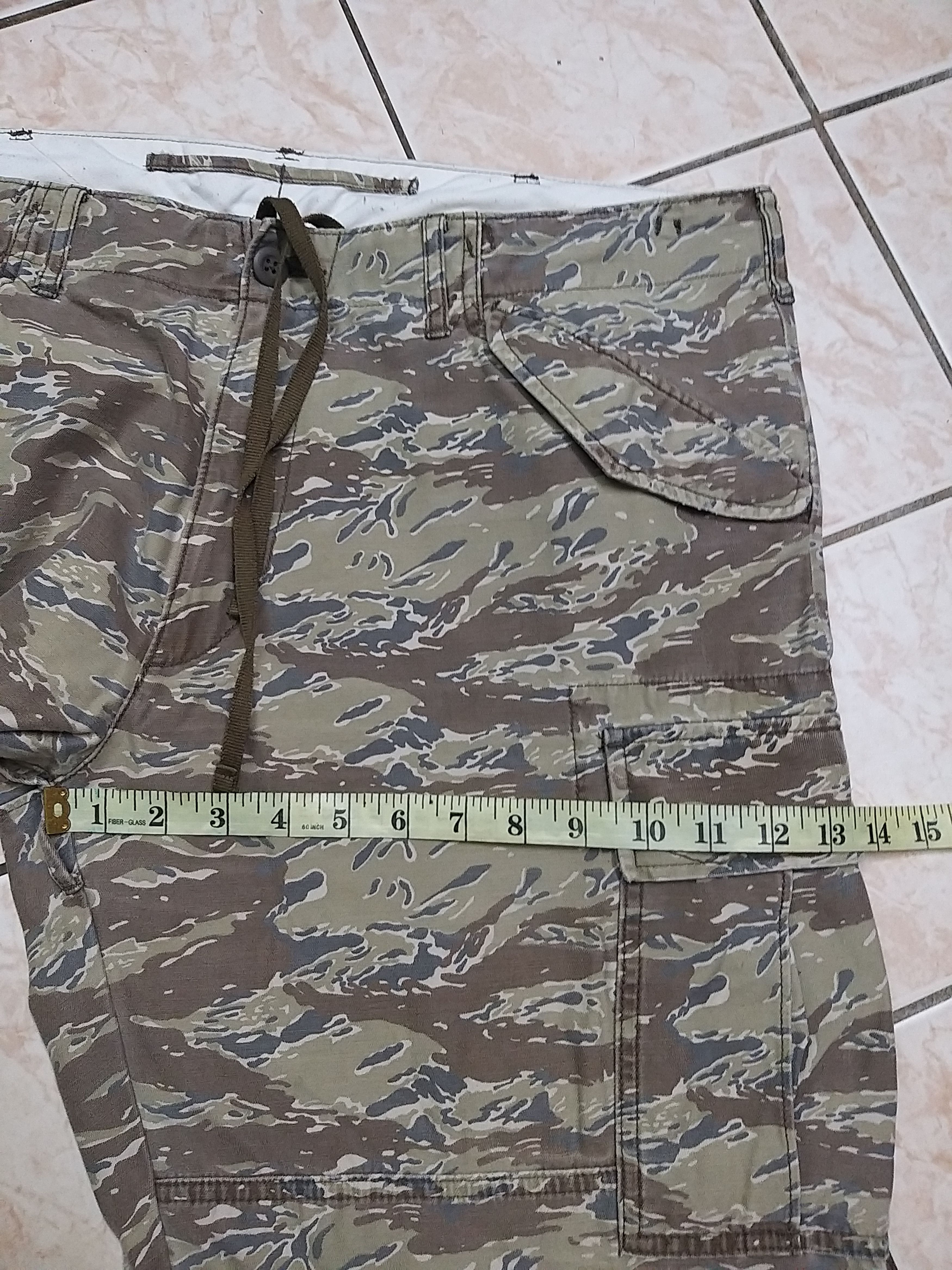 Japanese Brand UNIQLO TIGER STRIPE CAMO MILITARY ARMY CARGO PANT Size US 39 - 13 Thumbnail