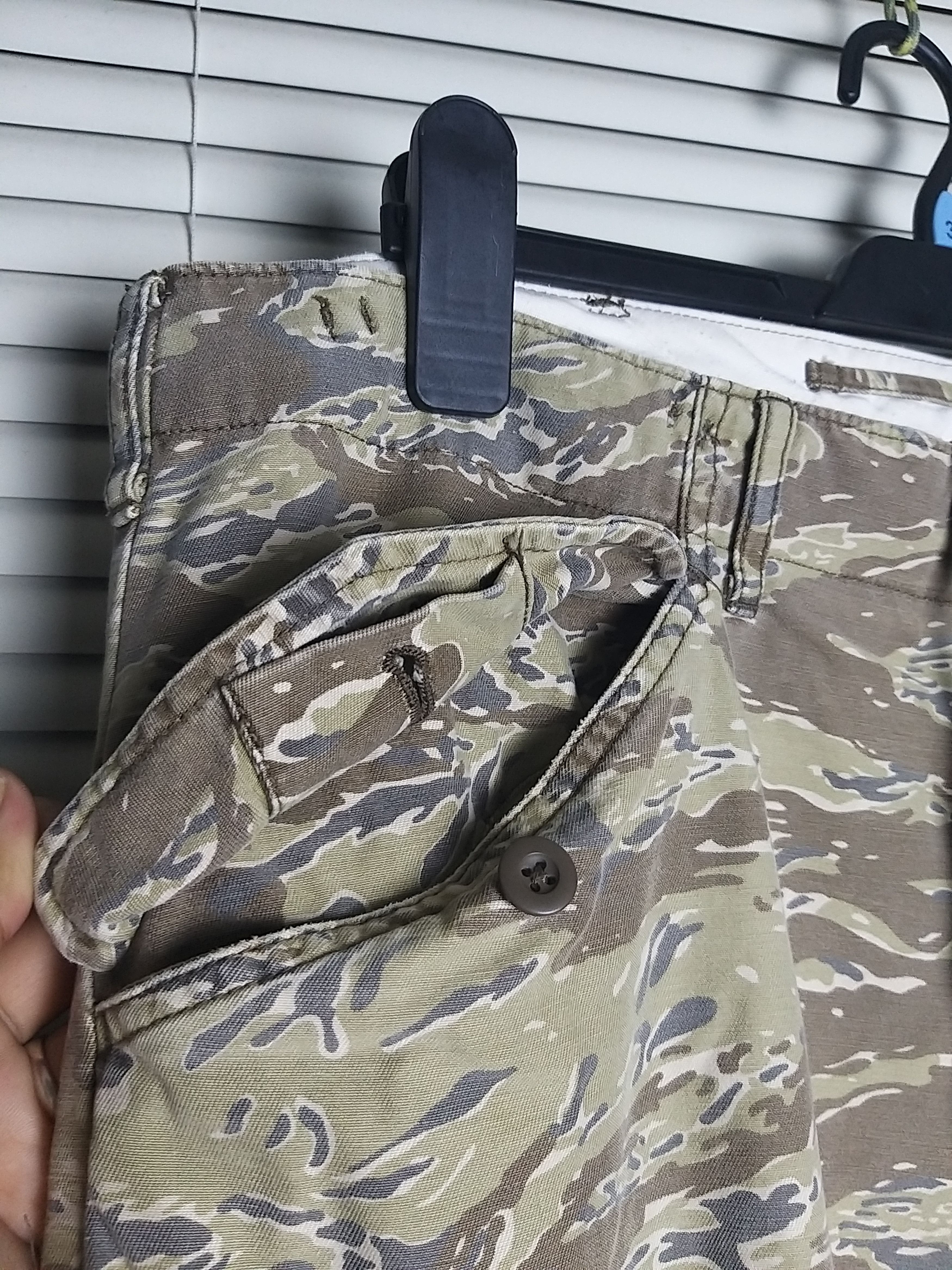 Japanese Brand UNIQLO TIGER STRIPE CAMO MILITARY ARMY CARGO PANT Size US 39 - 6 Thumbnail