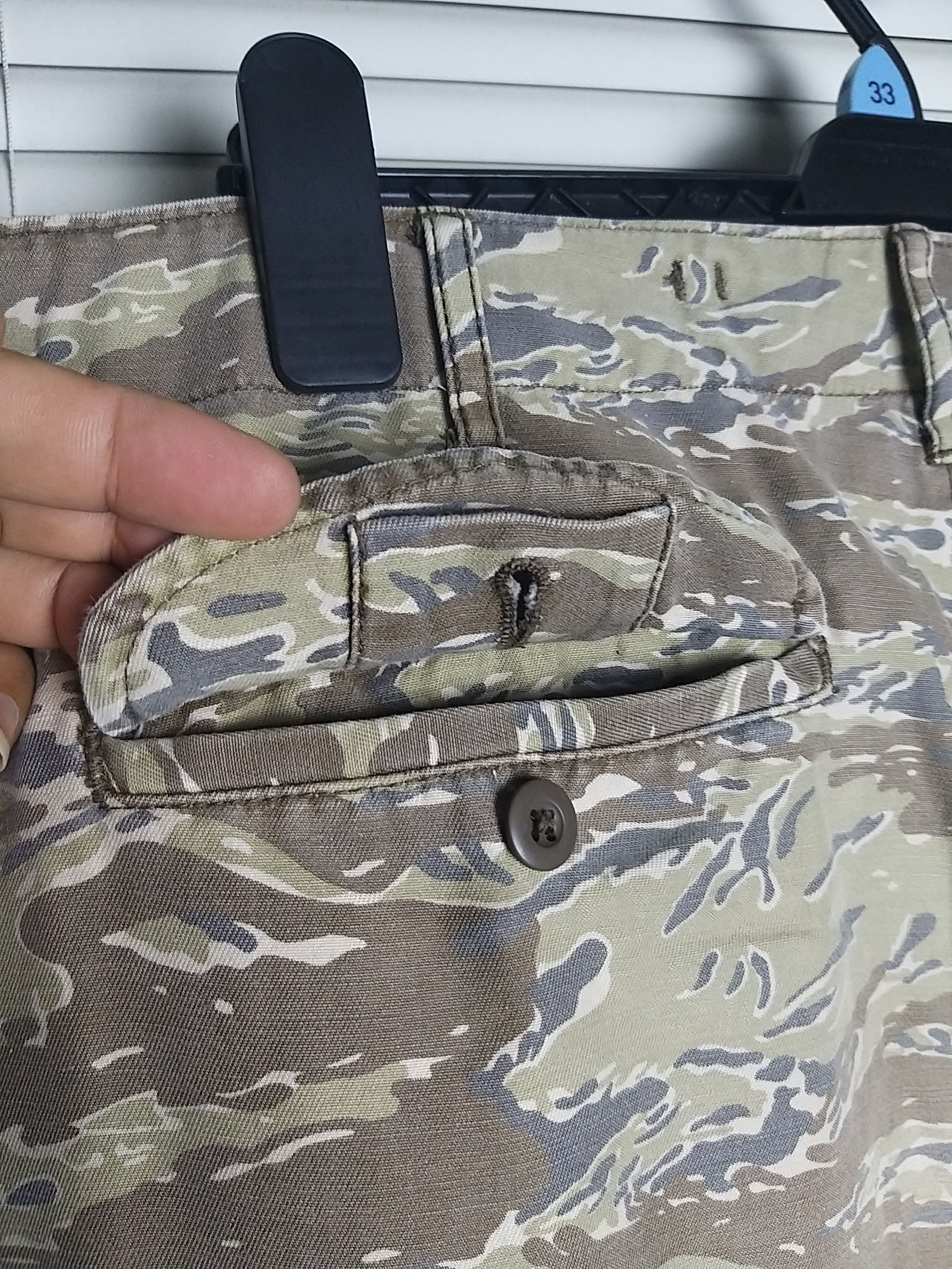 Japanese Brand UNIQLO TIGER STRIPE CAMO MILITARY ARMY CARGO PANT Size US 39 - 7 Thumbnail