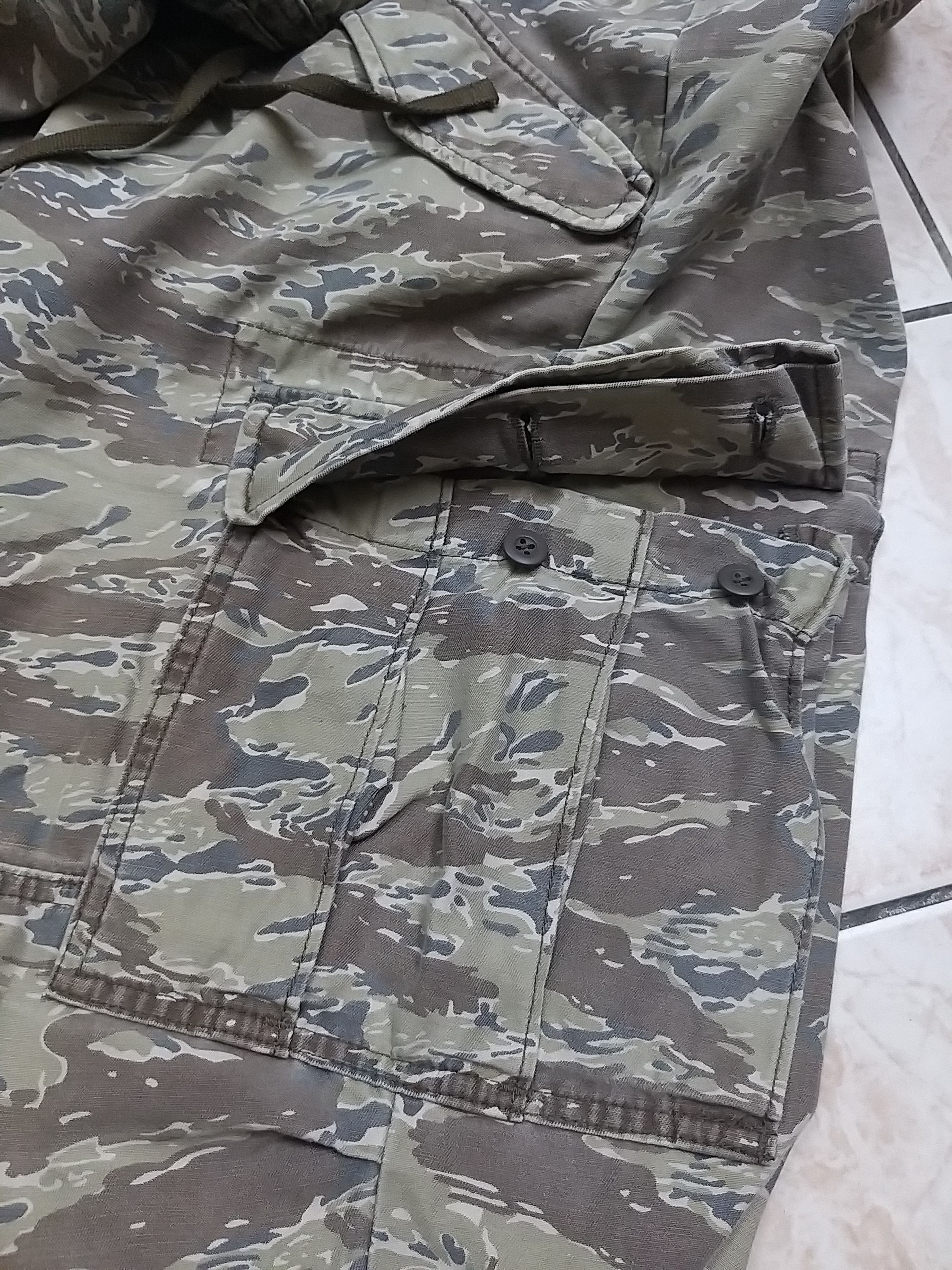 Japanese Brand UNIQLO TIGER STRIPE CAMO MILITARY ARMY CARGO PANT Size US 39 - 9 Thumbnail