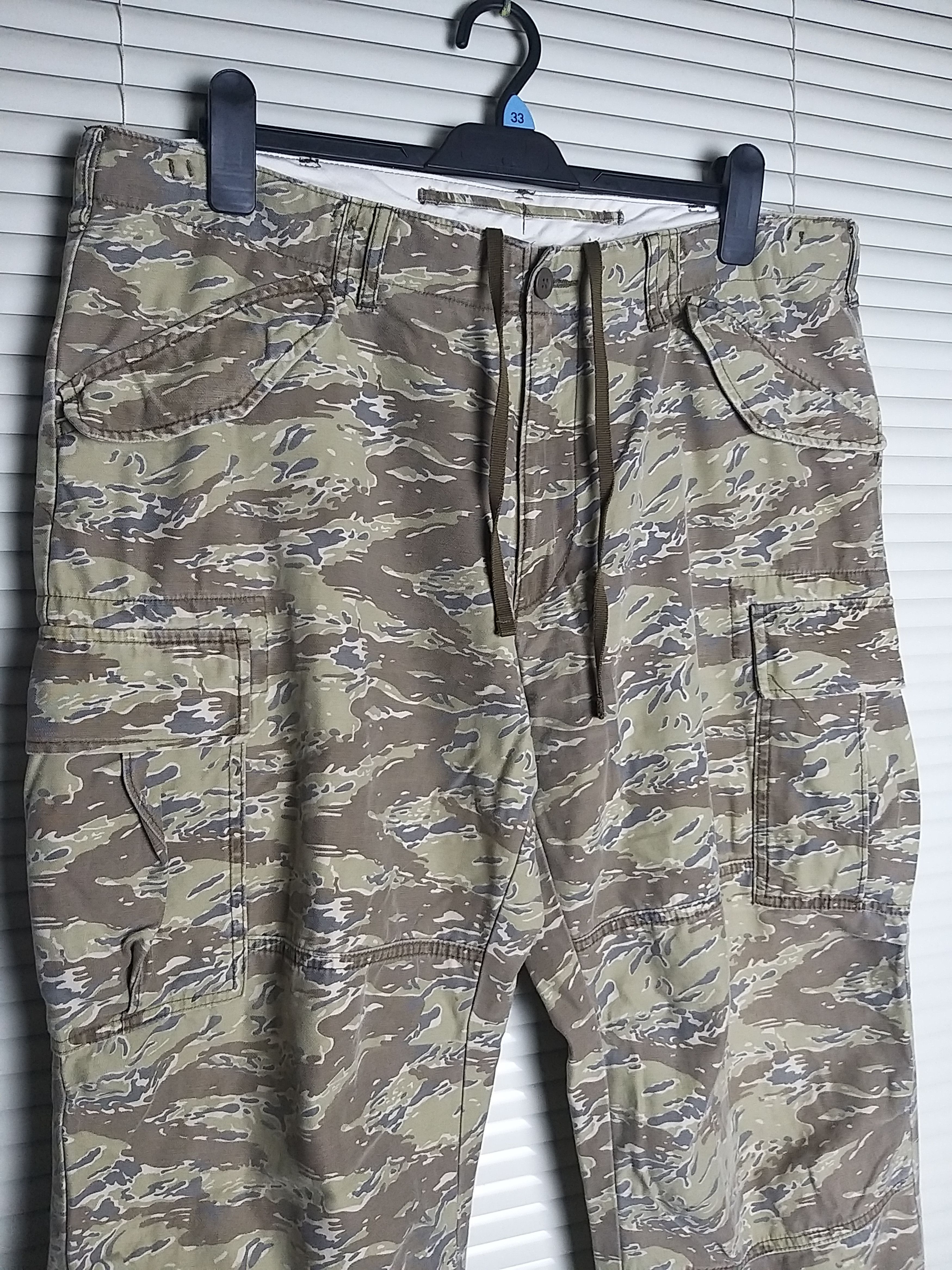 Japanese Brand UNIQLO TIGER STRIPE CAMO MILITARY ARMY CARGO PANT Size US 39 - 3 Thumbnail