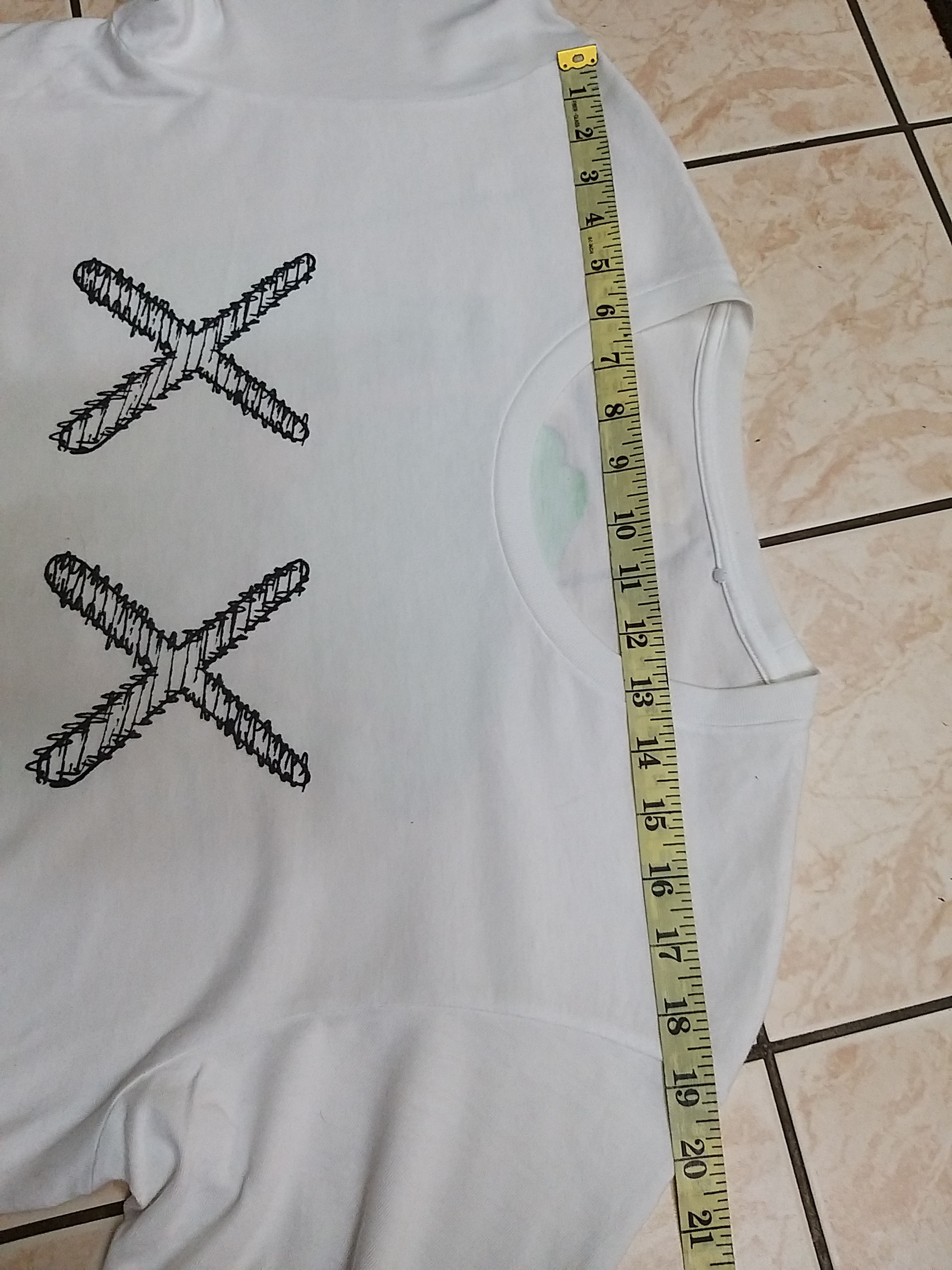 Kaws × Uniqlo SICK🔥KAWS X UNIQLO GREEN SKELETON BIG PRINT T SHIRT Size US XL / EU 56 / 4 - 8 Thumbnail
