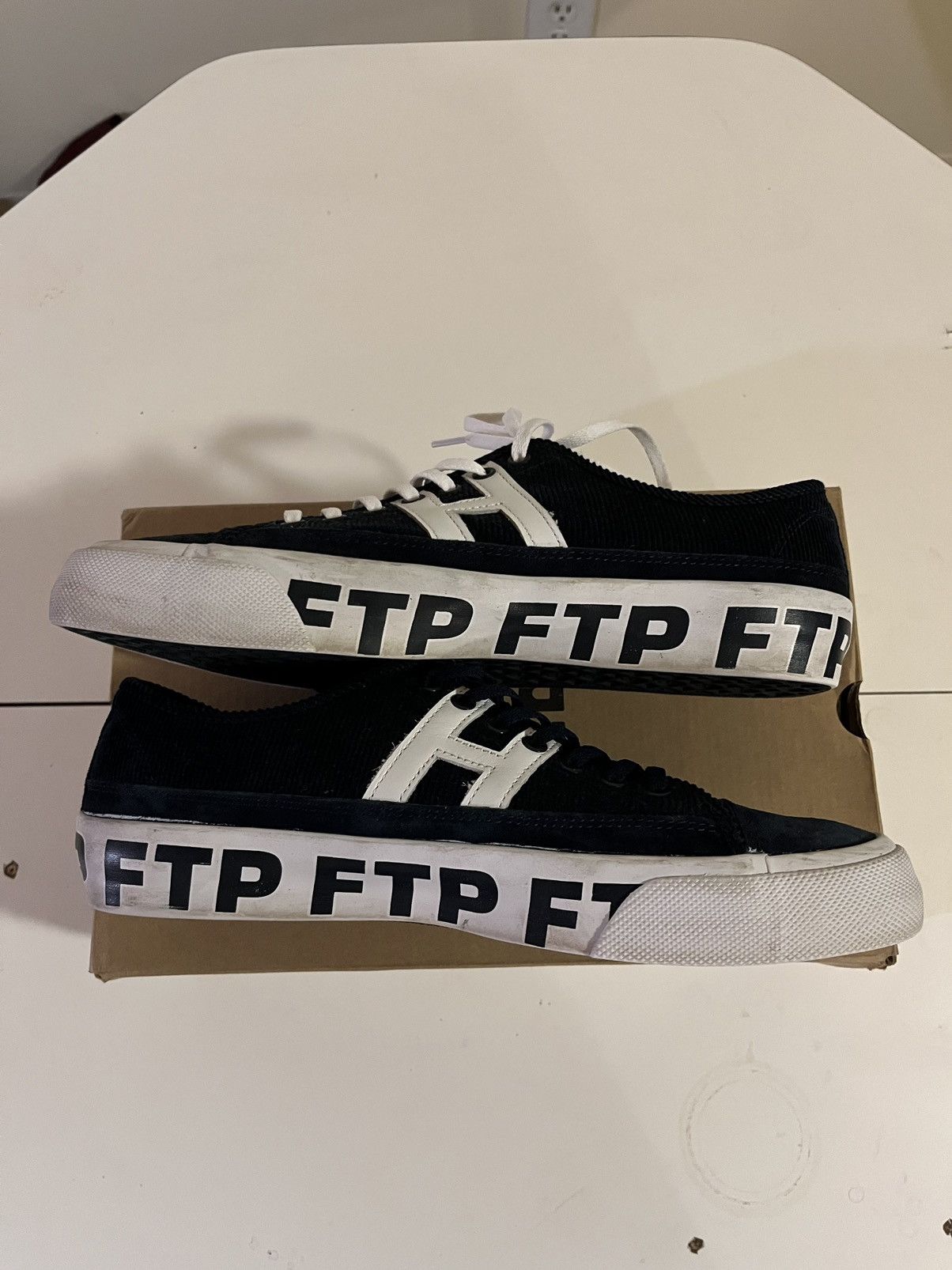 Fuck The Population × Huf Huf x FTP Hupper 2 Lo Size US 9.5 / EU 42-43 - 7 Thumbnail