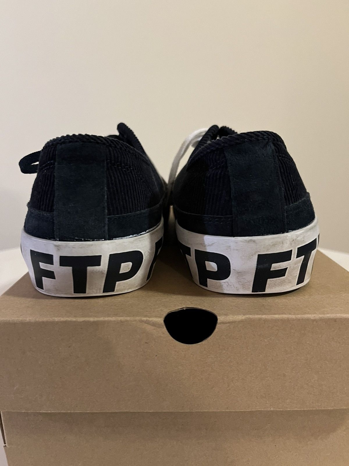 Fuck The Population × Huf Huf x FTP Hupper 2 Lo Size US 9.5 / EU 42-43 - 5 Thumbnail