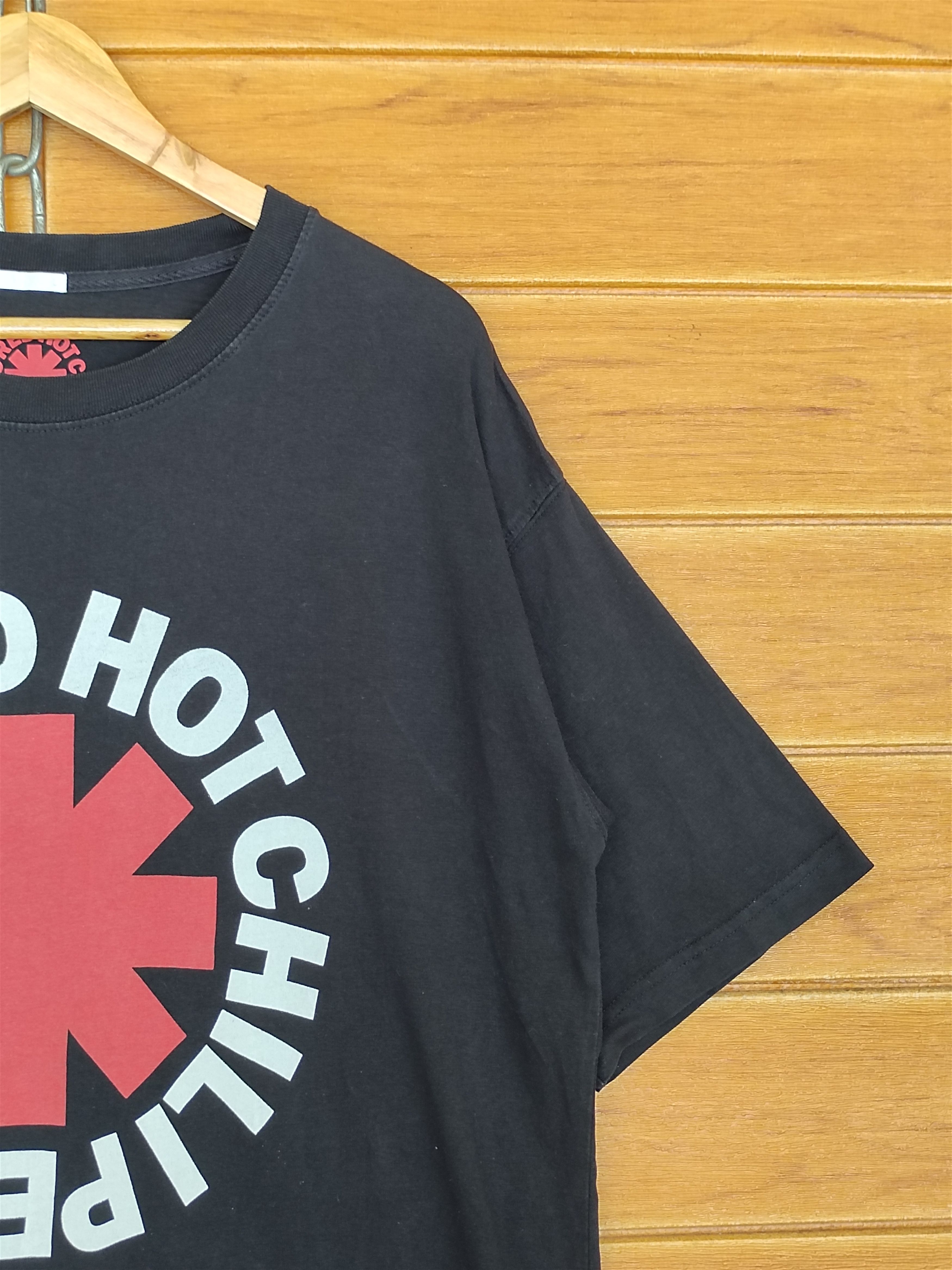Band Tees Red Hot Chili Peppers Band T-Shirt Size US L / EU 52-54 / 3 - 4 Thumbnail