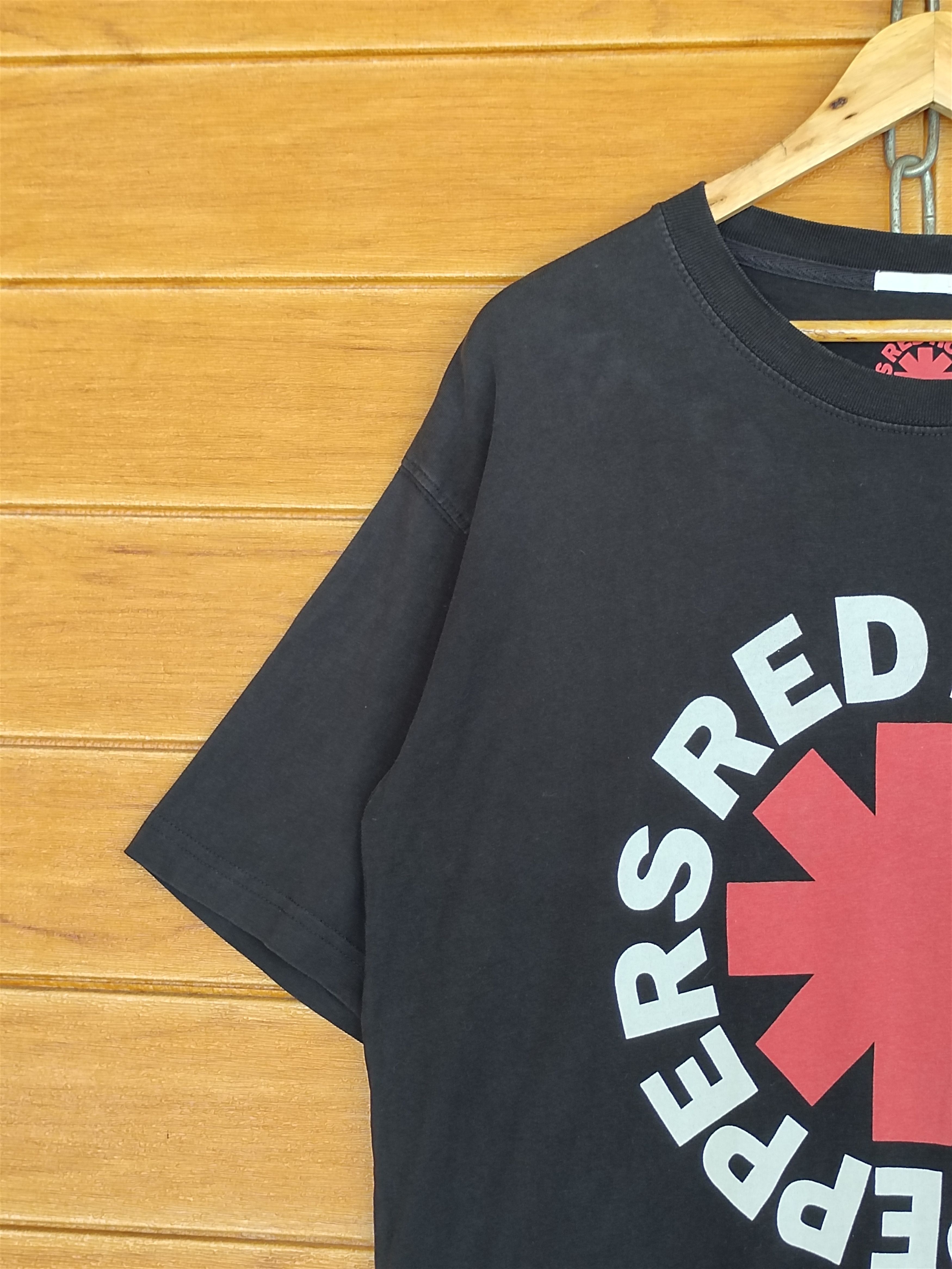 Band Tees Red Hot Chili Peppers Band T-Shirt Size US L / EU 52-54 / 3 - 5 Thumbnail
