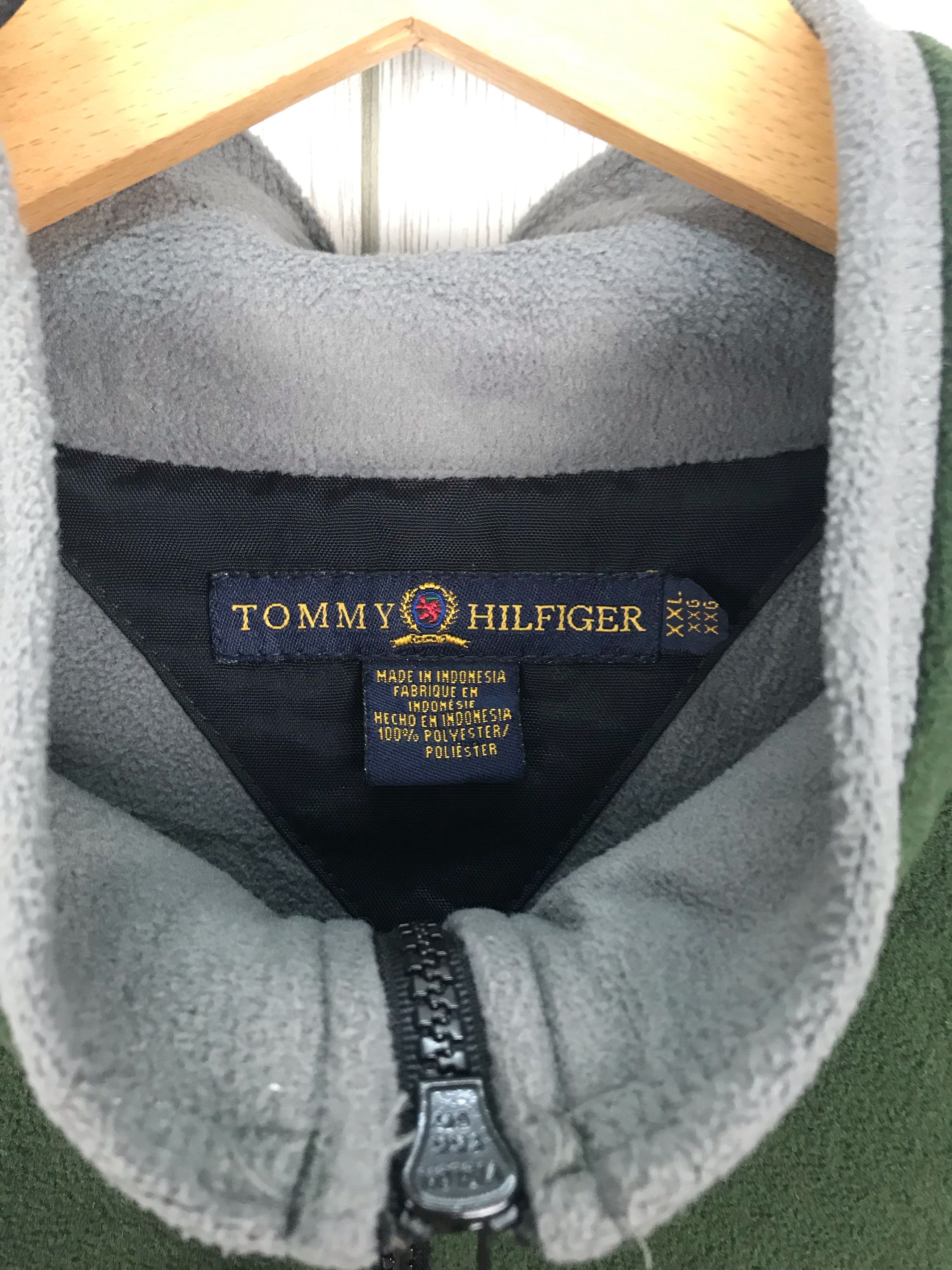 Tommy Hilfiger Vintage 90s TOMMY HILFIGER Sleeveless Fleece Jacket Size US XL / EU 56 / 4 - 6 Thumbnail