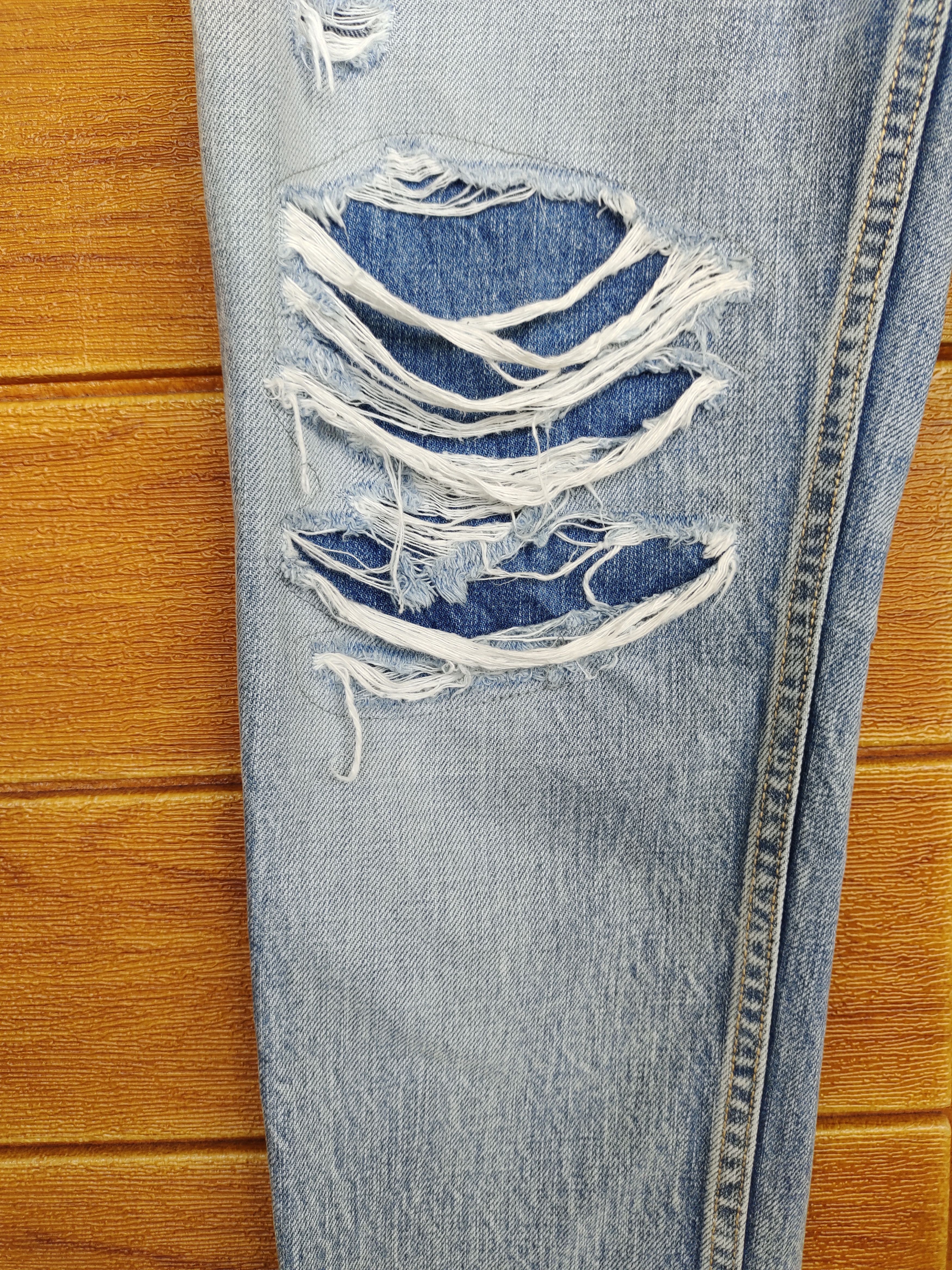 Tomorrowland TOMORROWLAND X MACPHEE Distressed Denim Pants Size US 29 - 9 Thumbnail