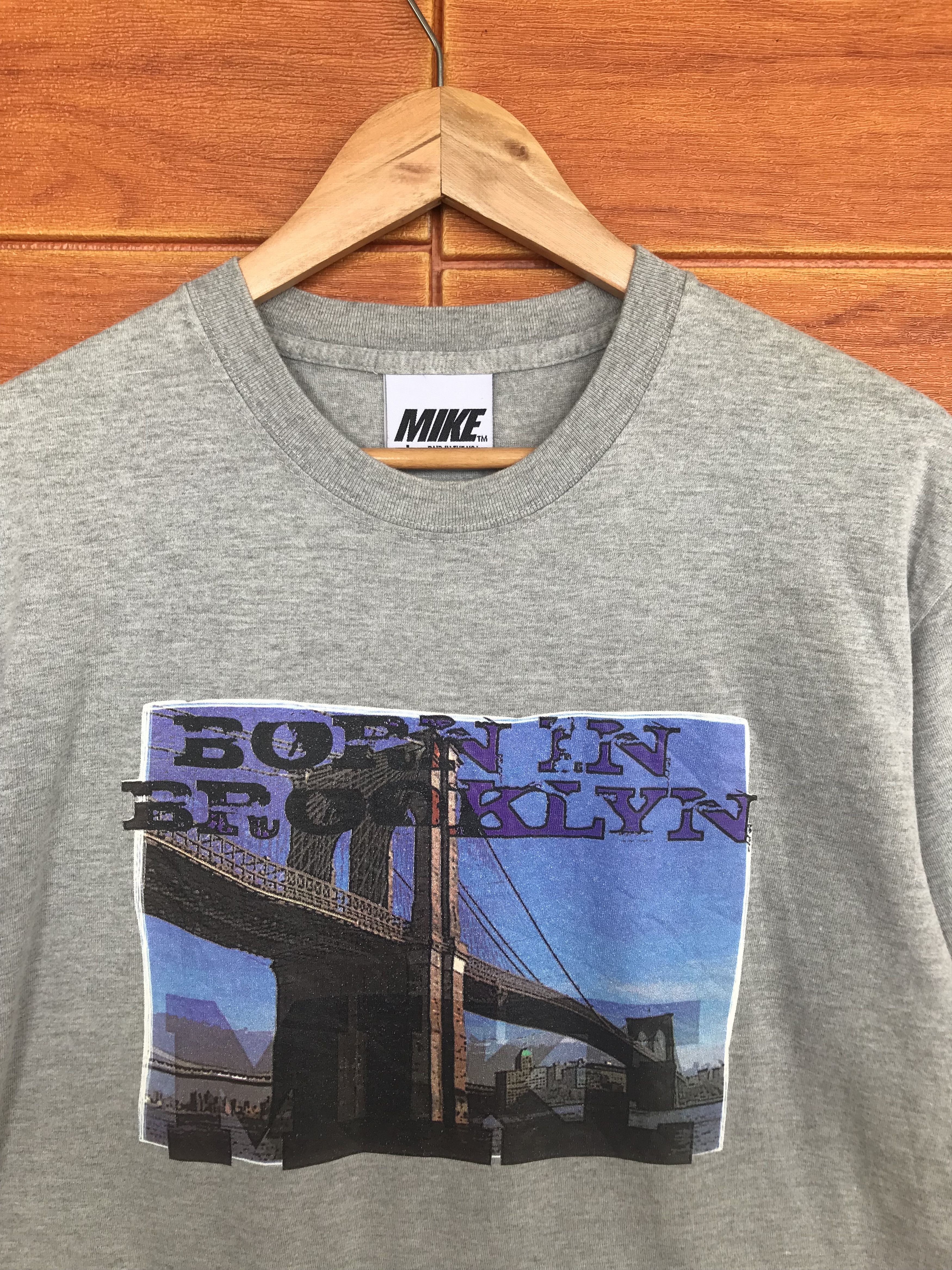 Vintage MIKE Born In Brooklyn photo Print T-Shirt Size US L / EU 52-54 / 3 - 2 Thumbnail