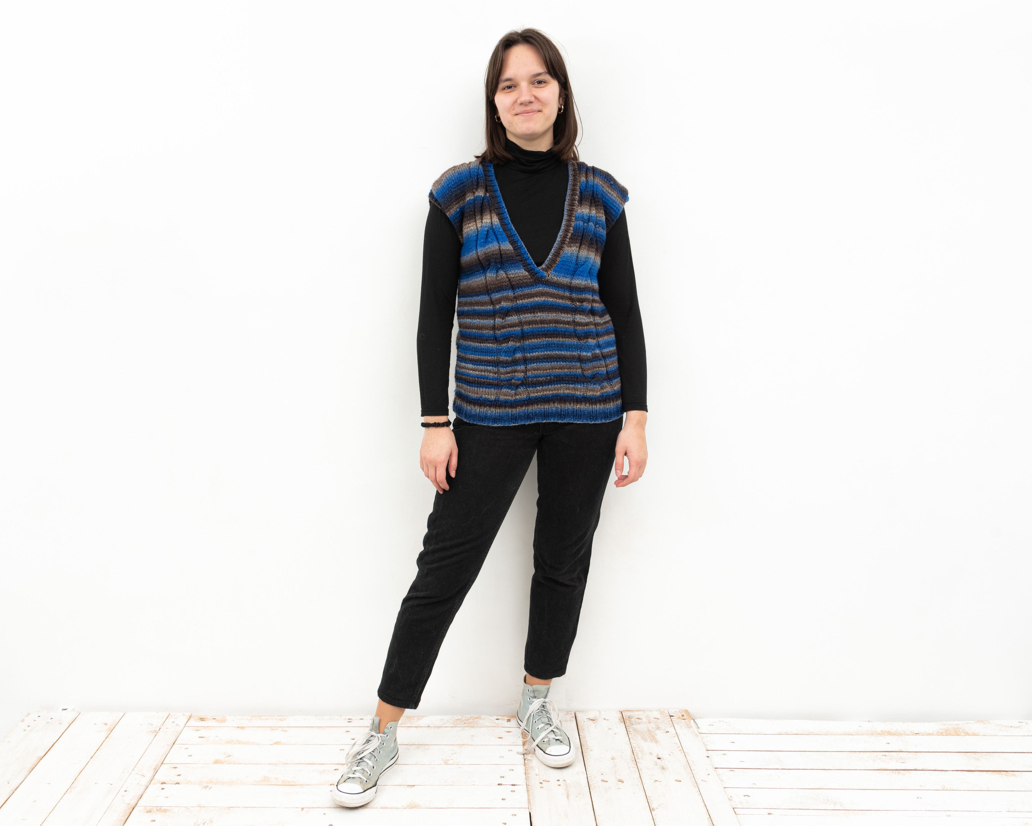 Handmade × Vintage Wool Handmade Pullover Vest Tank V-Neck Gilet Waistcoat Size L / US 10 / IT 46 - 1 Thumbnail