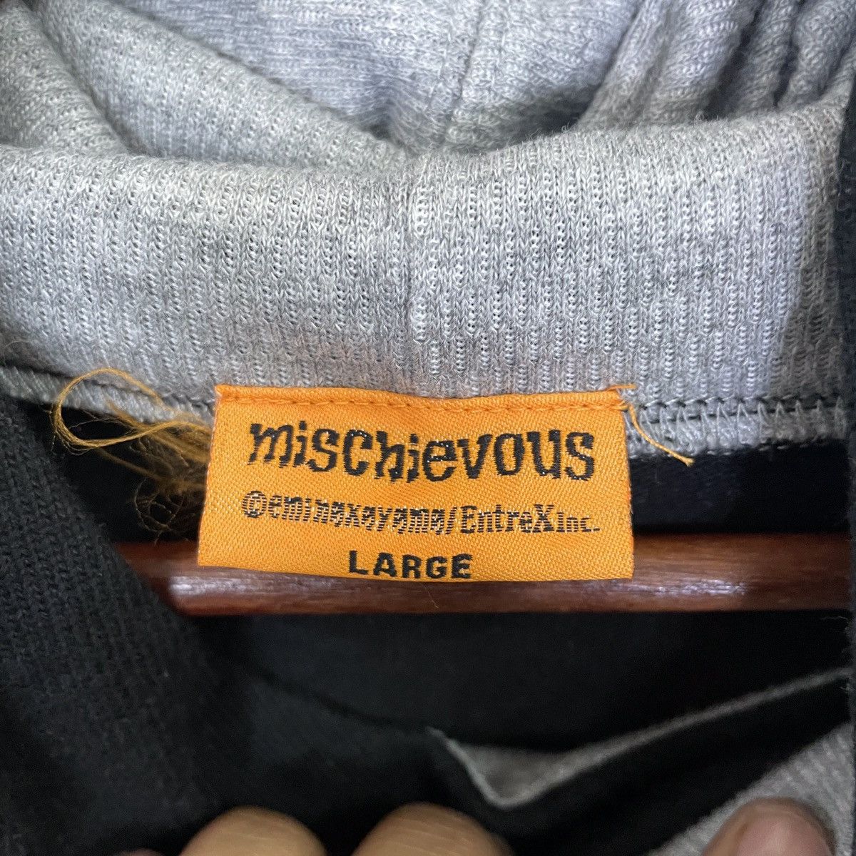Anime Vtg Mischievous Emi Nakayama Hoodies Sleeveless Sweatshirt Size US L / EU 52-54 / 3 - 4 Thumbnail