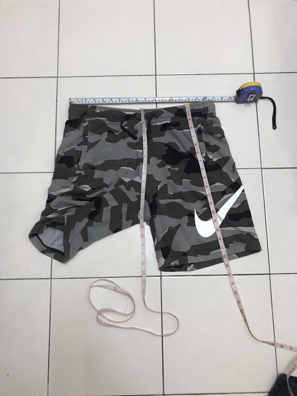 Nike Vintage Nike Camouflage Shorts Pants Size US 32 / EU 48 - 6 Thumbnail