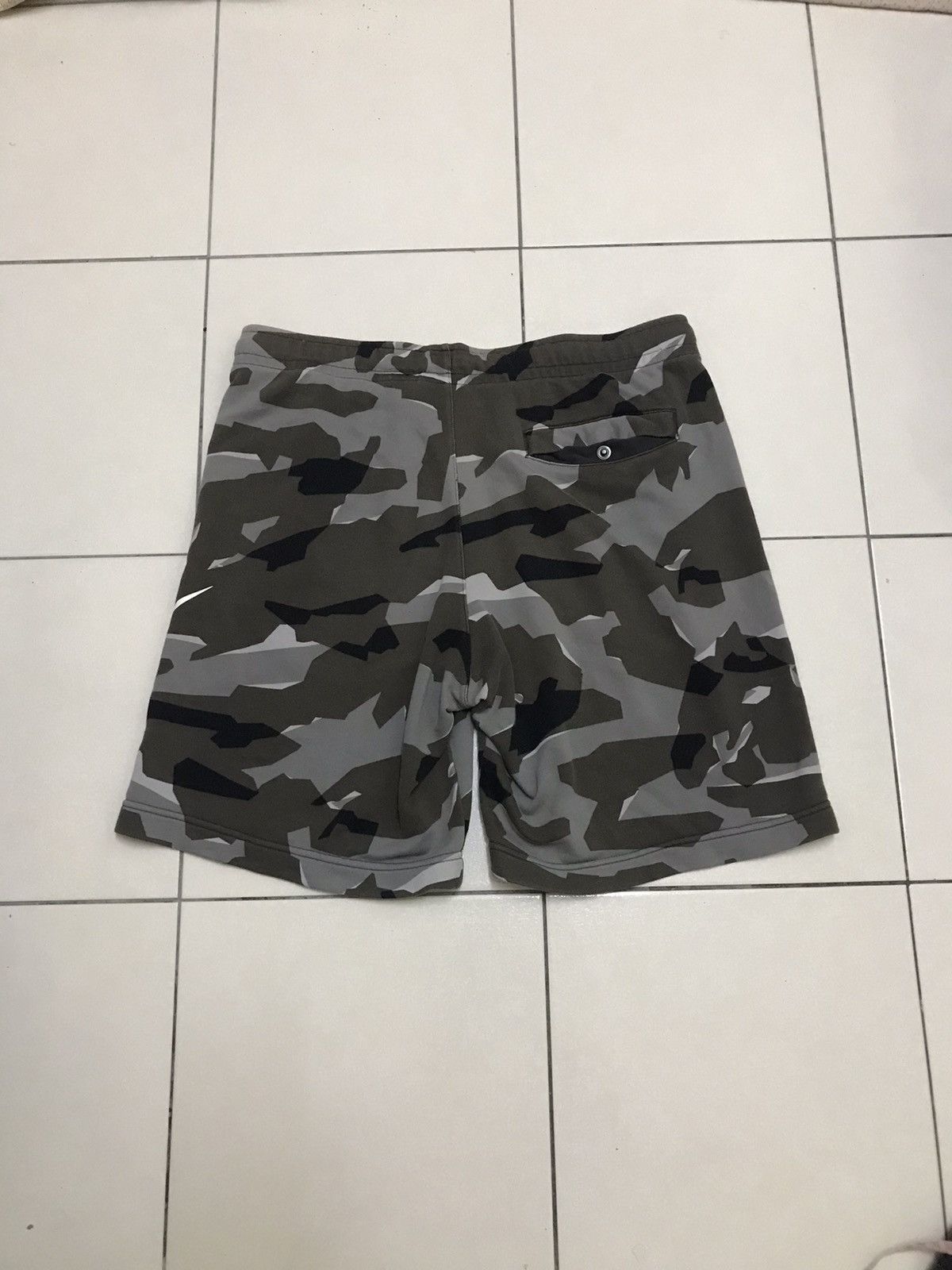 Nike Vintage Nike Camouflage Shorts Pants Size US 32 / EU 48 - 3 Thumbnail